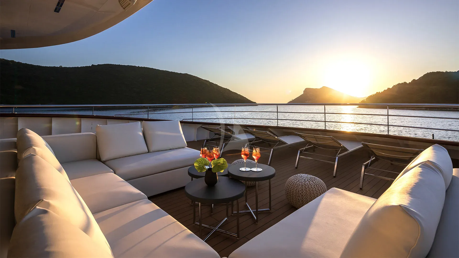 BLACK SWAN Charter Yacht