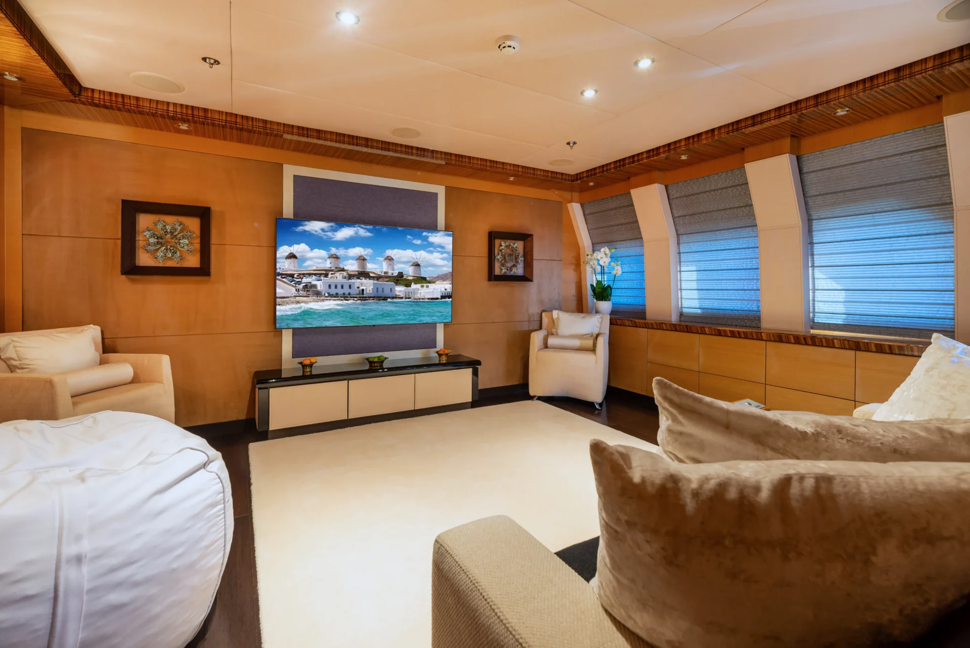 HOKULANI Charter Yacht