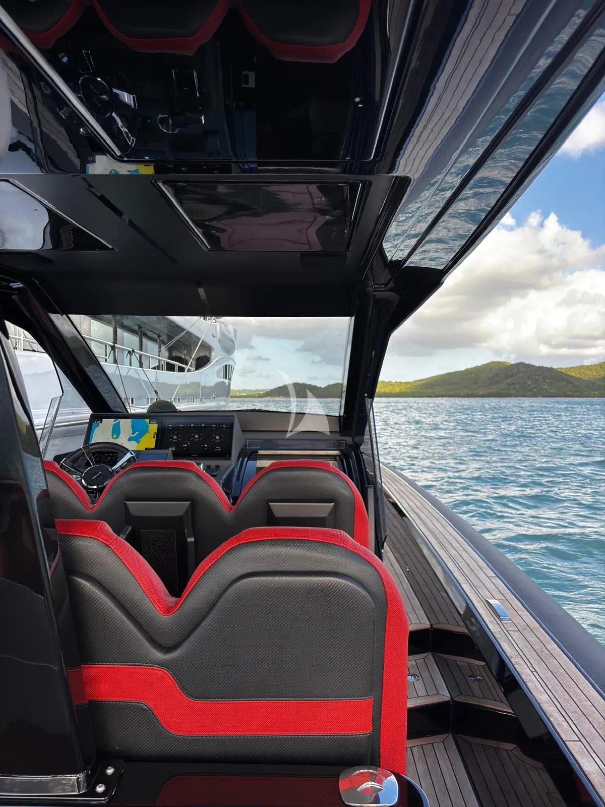 DEEP BLUE Charter Yacht