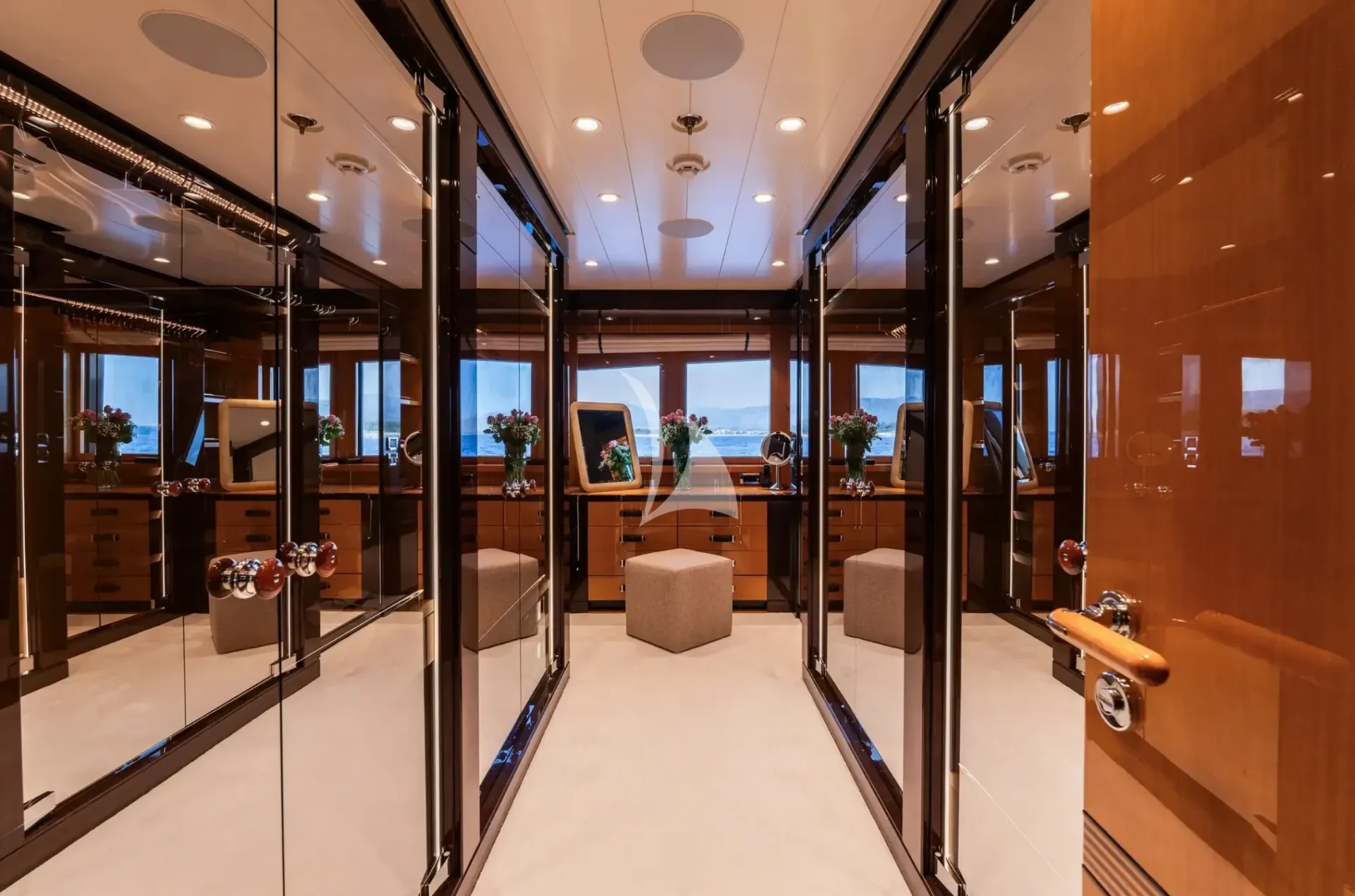 DEEP BLUE Charter Yacht