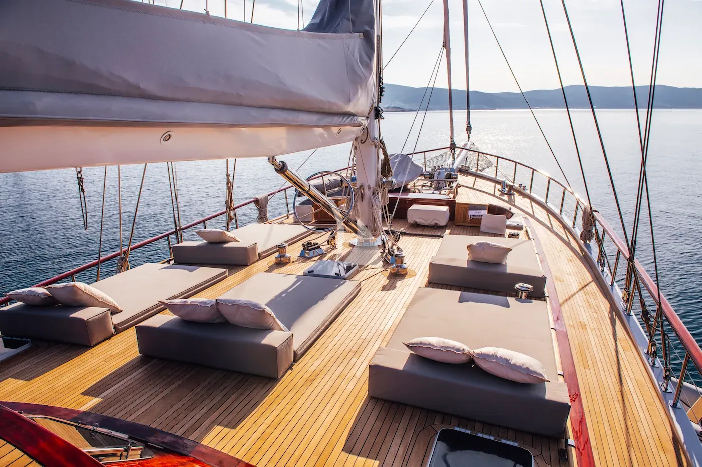 HIC SALTA Charter Yacht