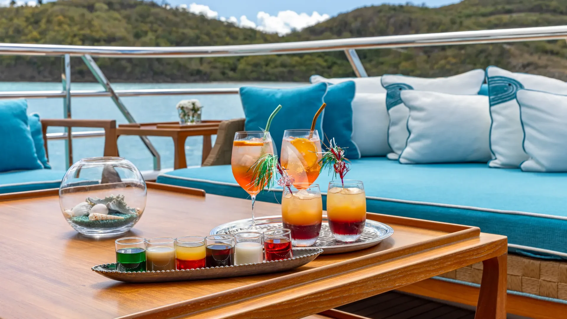 DEEP BLUE Charter Yacht