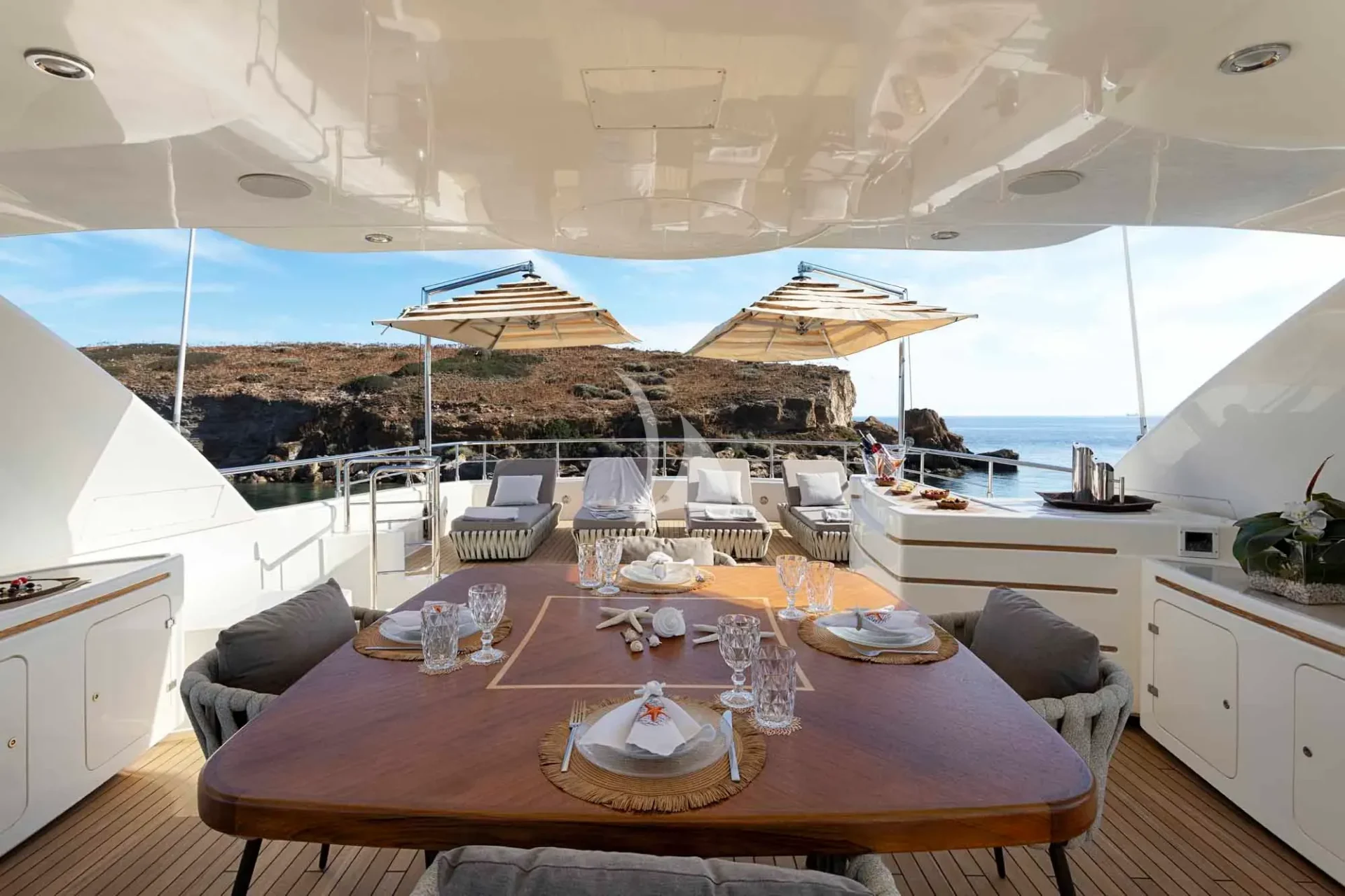 PARADISE Charter Yacht
