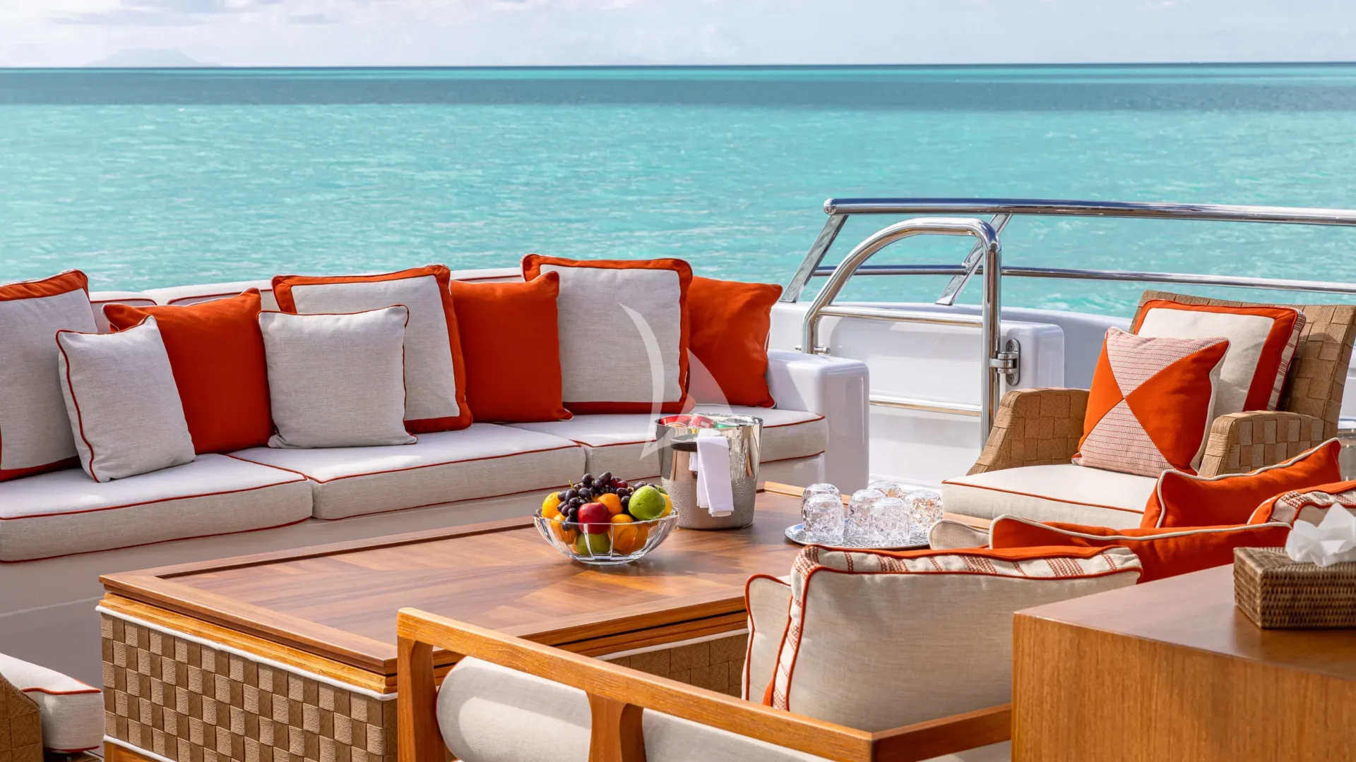 DEEP BLUE Charter Yacht