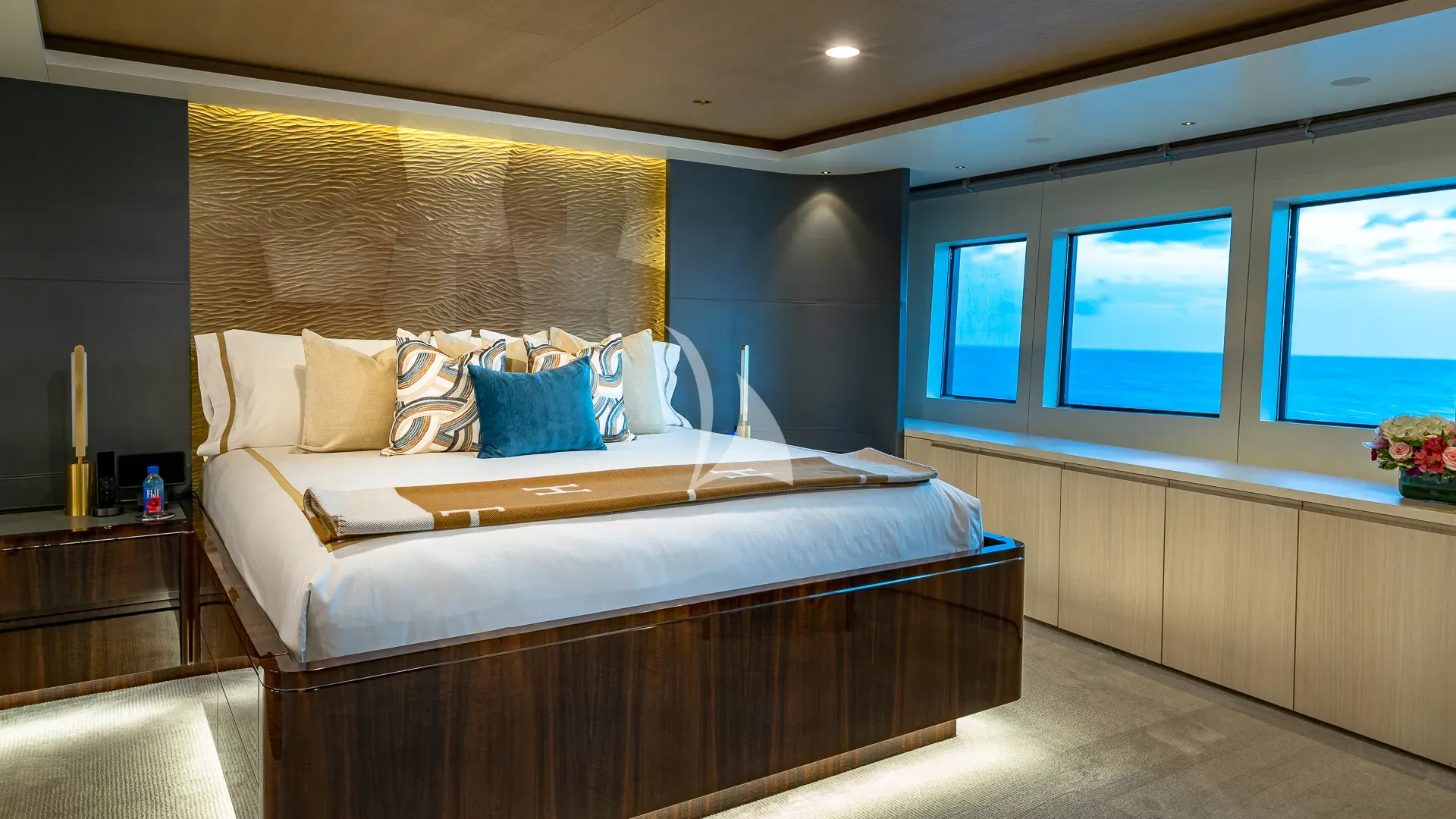 REVERIE Charter Yacht