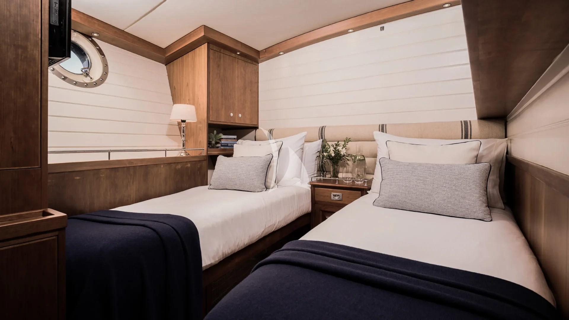 ALEXA OF LONDON Charter Yacht