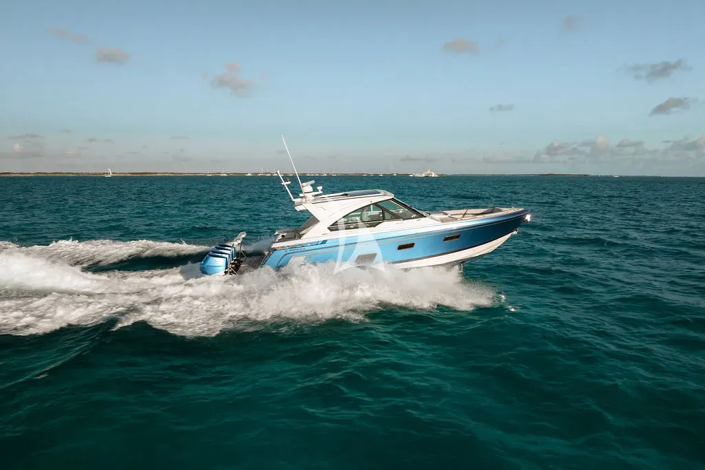 OCEAN CLUB Charter Yacht