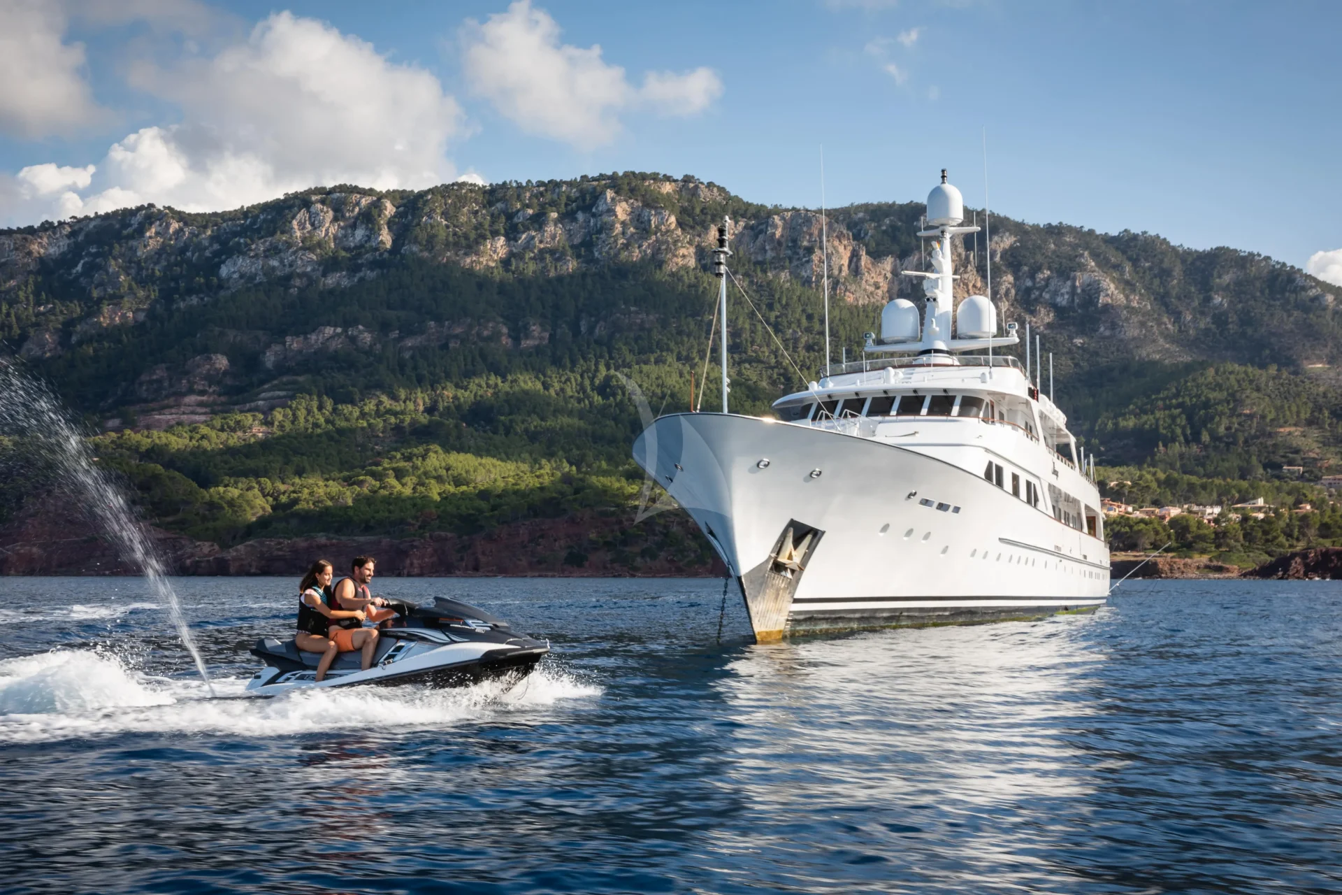 MIRAGE Charter Yacht