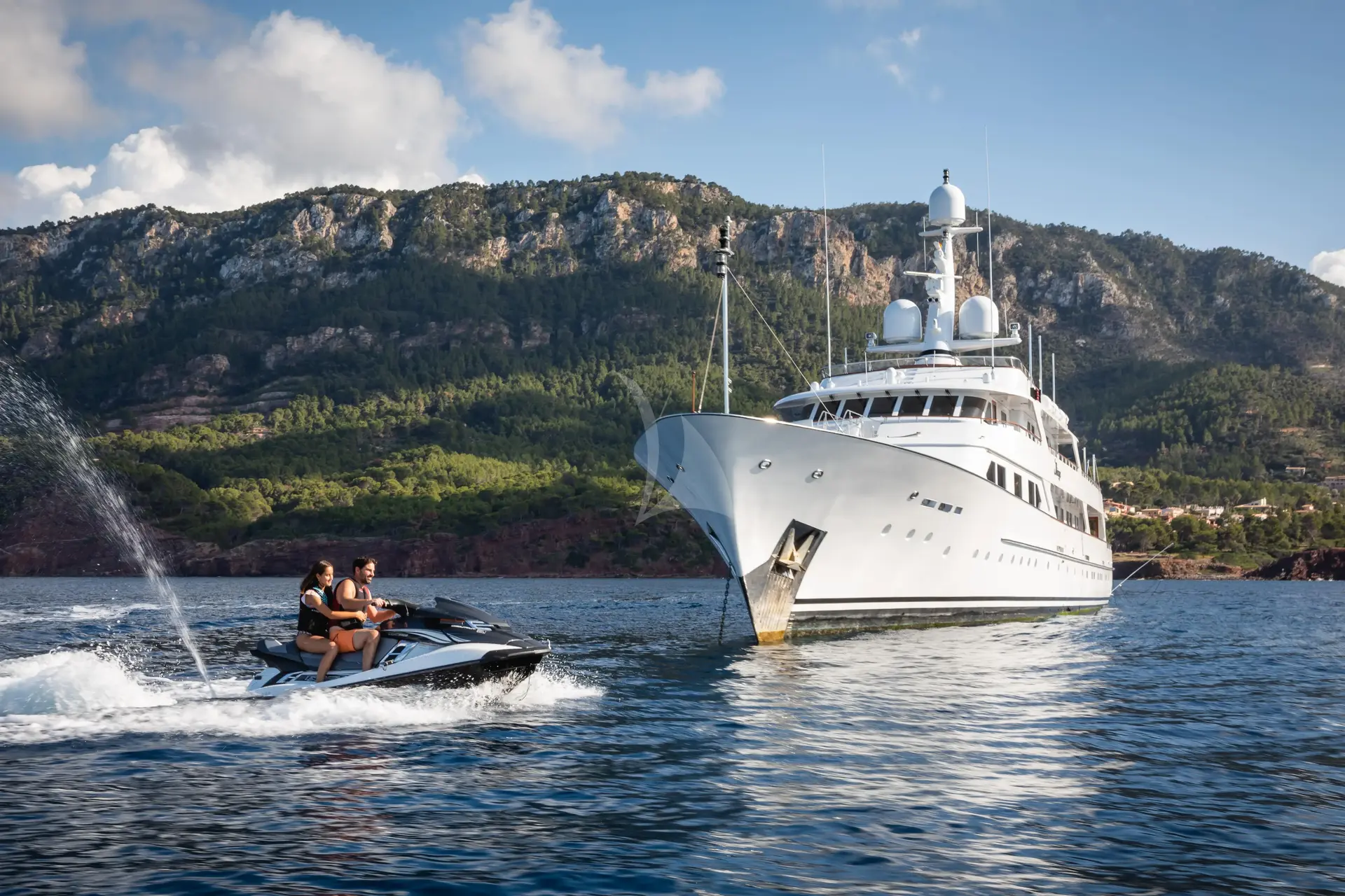 MIRAGE Charter Yacht
