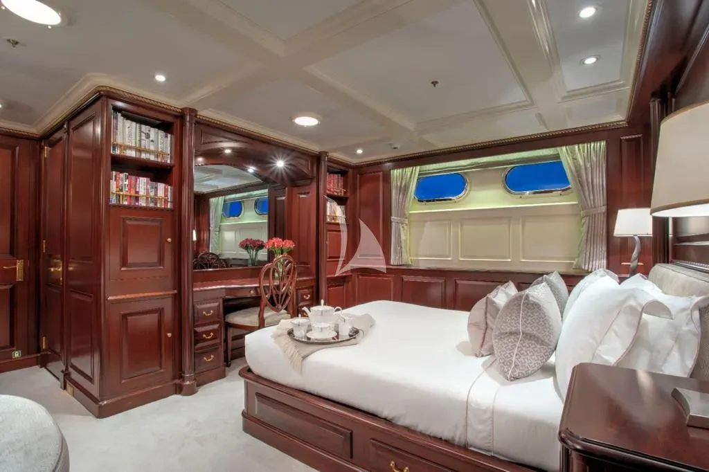 TELEOST Charter Yacht