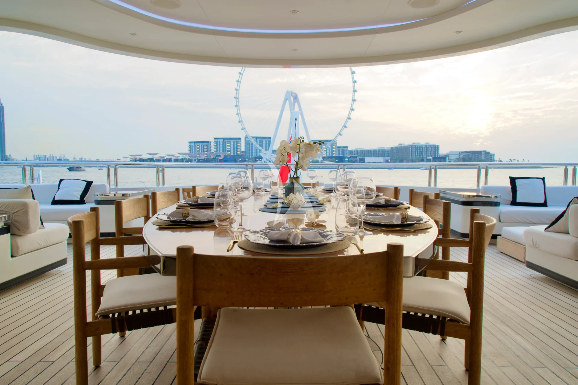 LIQUID SKY Charter Yacht