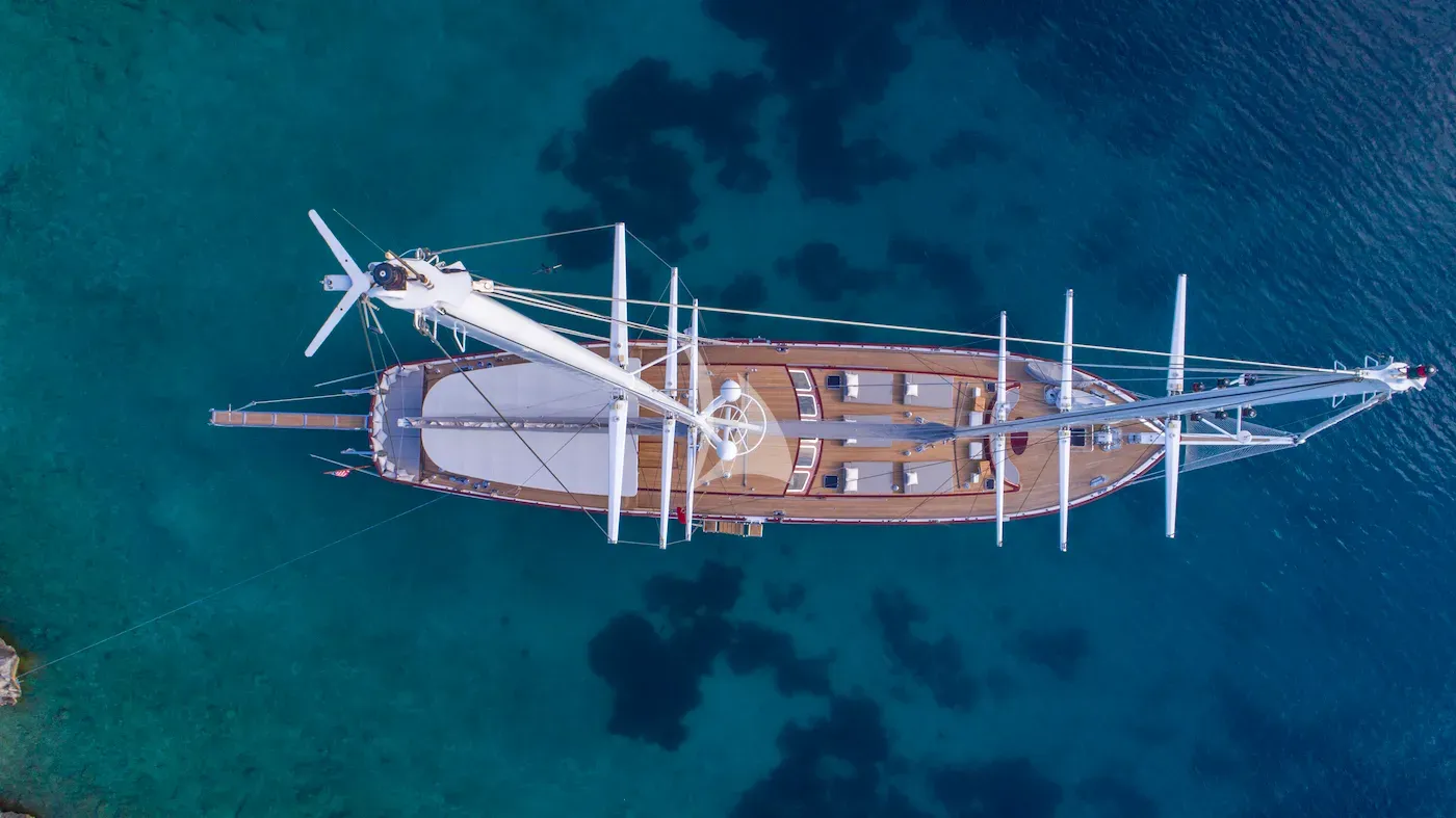 HIC SALTA Charter Yacht