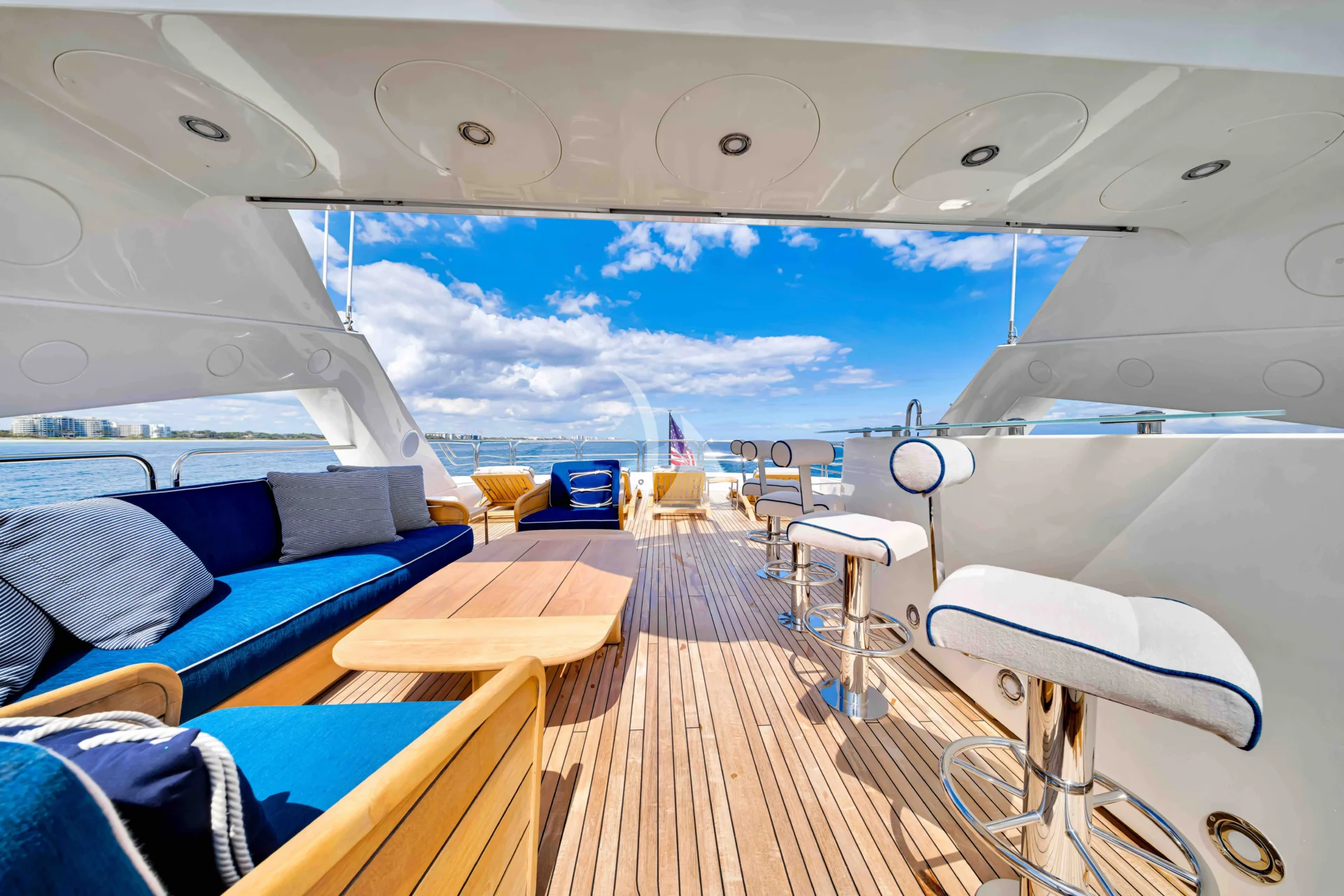 NATURAL 9 Charter Yacht