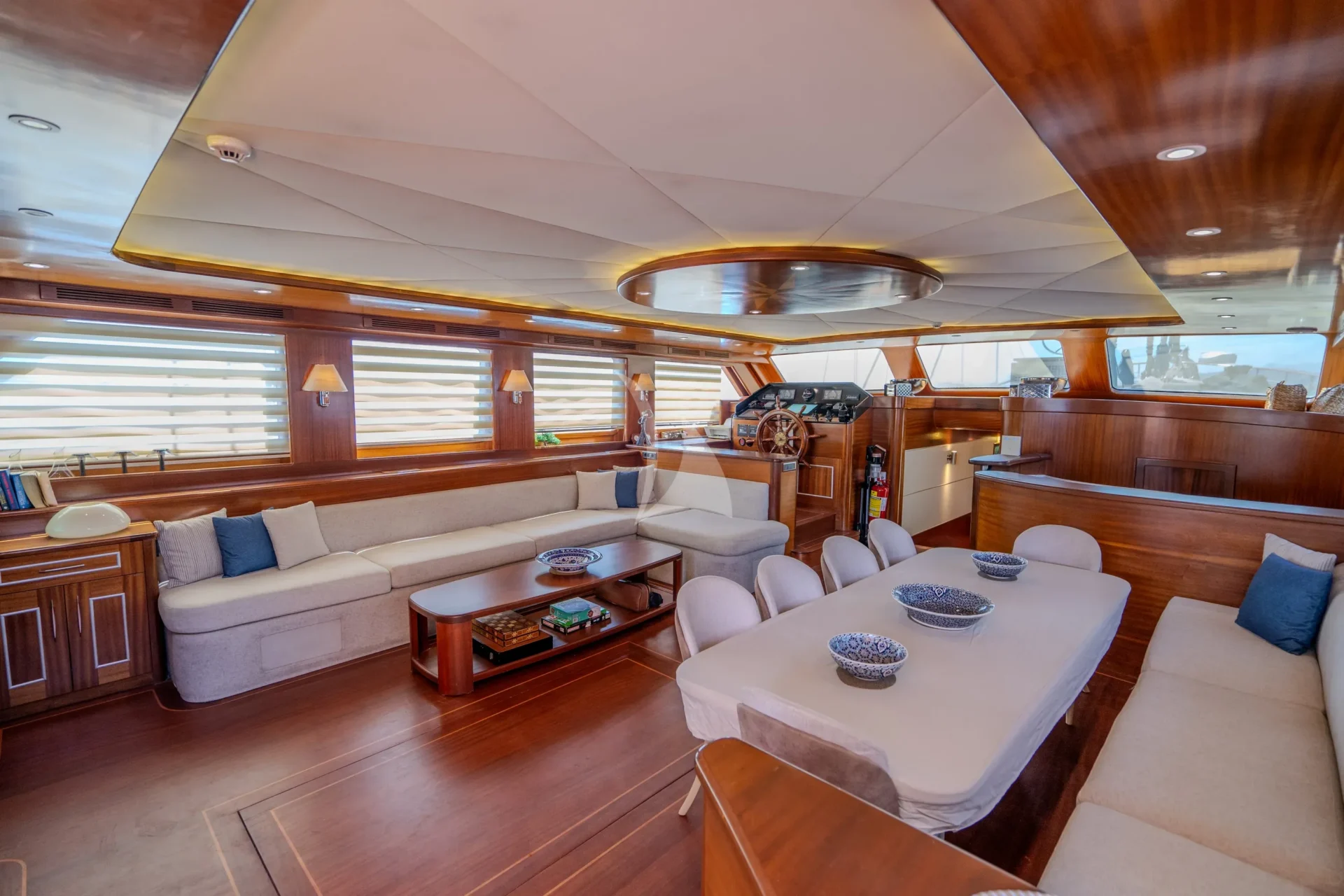 La Bella Vita Charter Yacht
