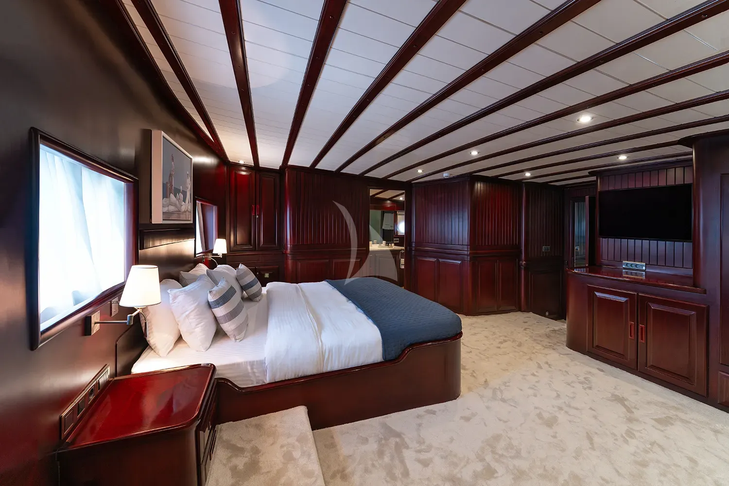 ALWAYS SMILE Charter Yacht