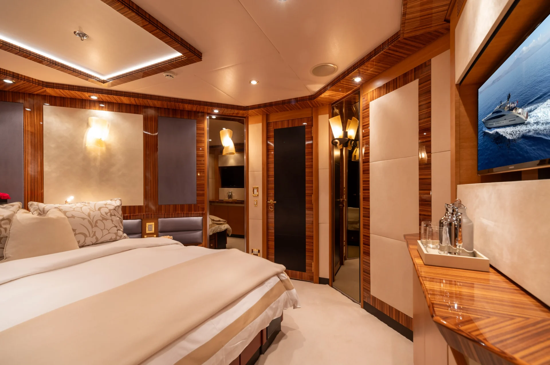 HOKULANI Charter Yacht