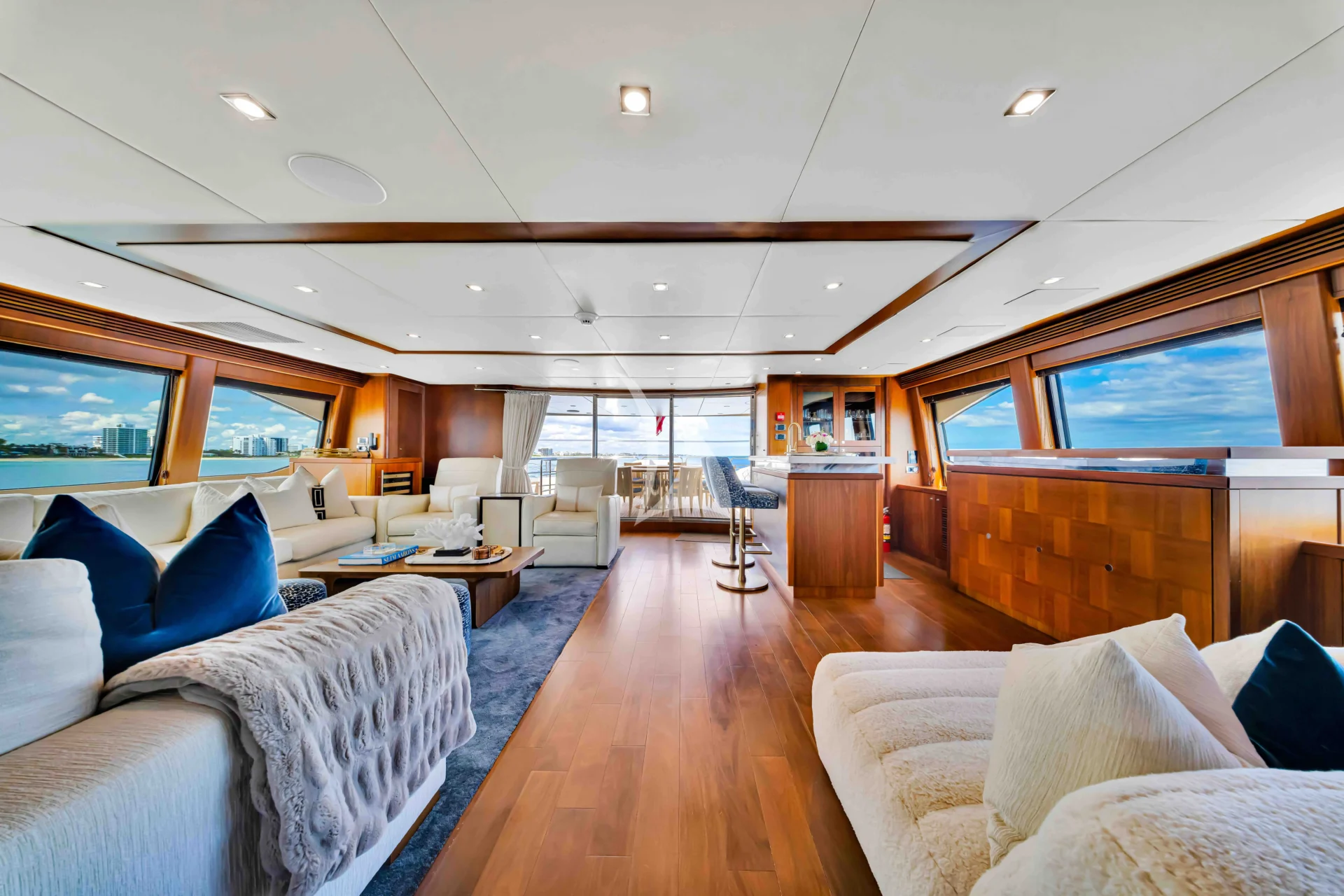 NATURAL 9 Charter Yacht