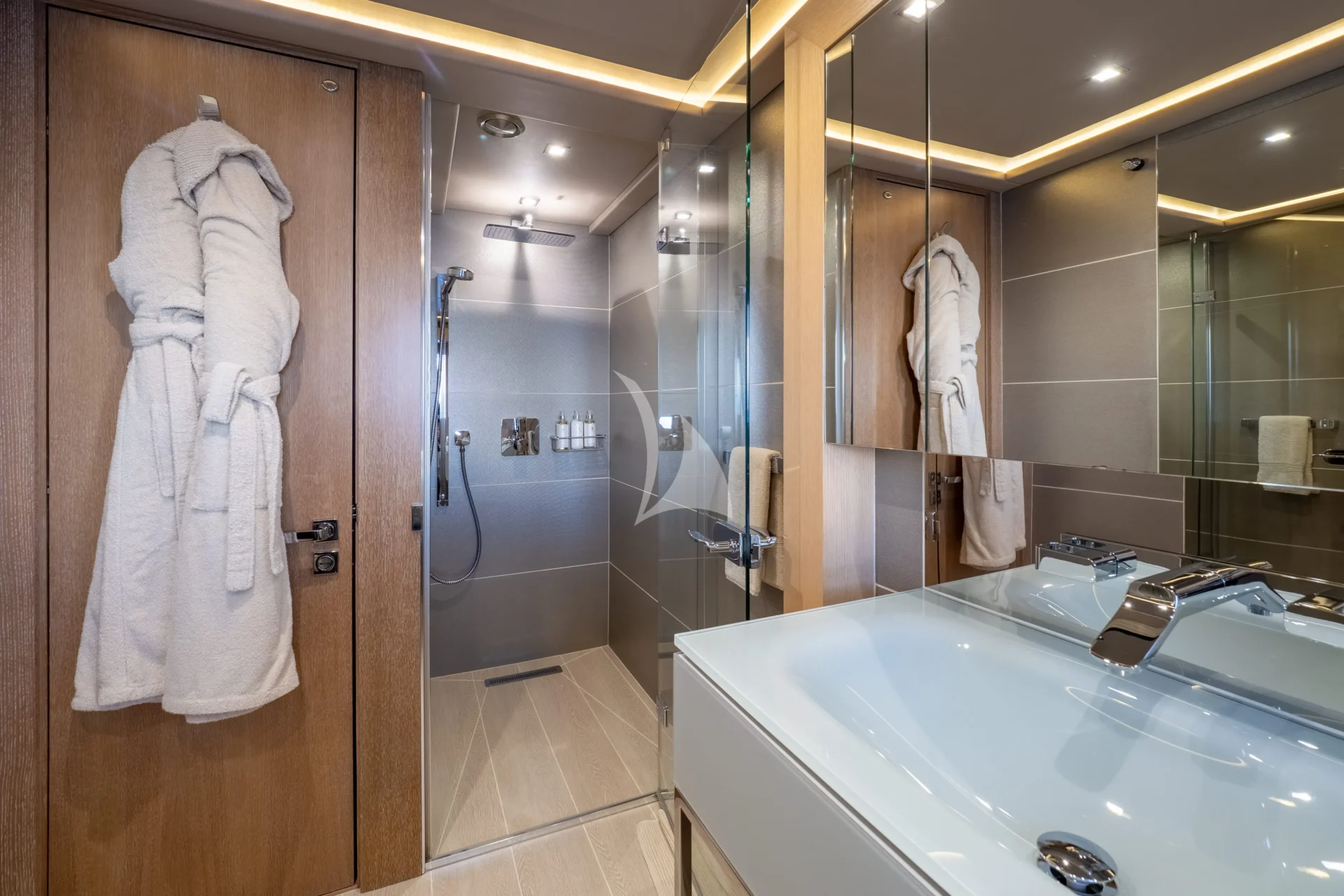 ARADOS Charter Yacht