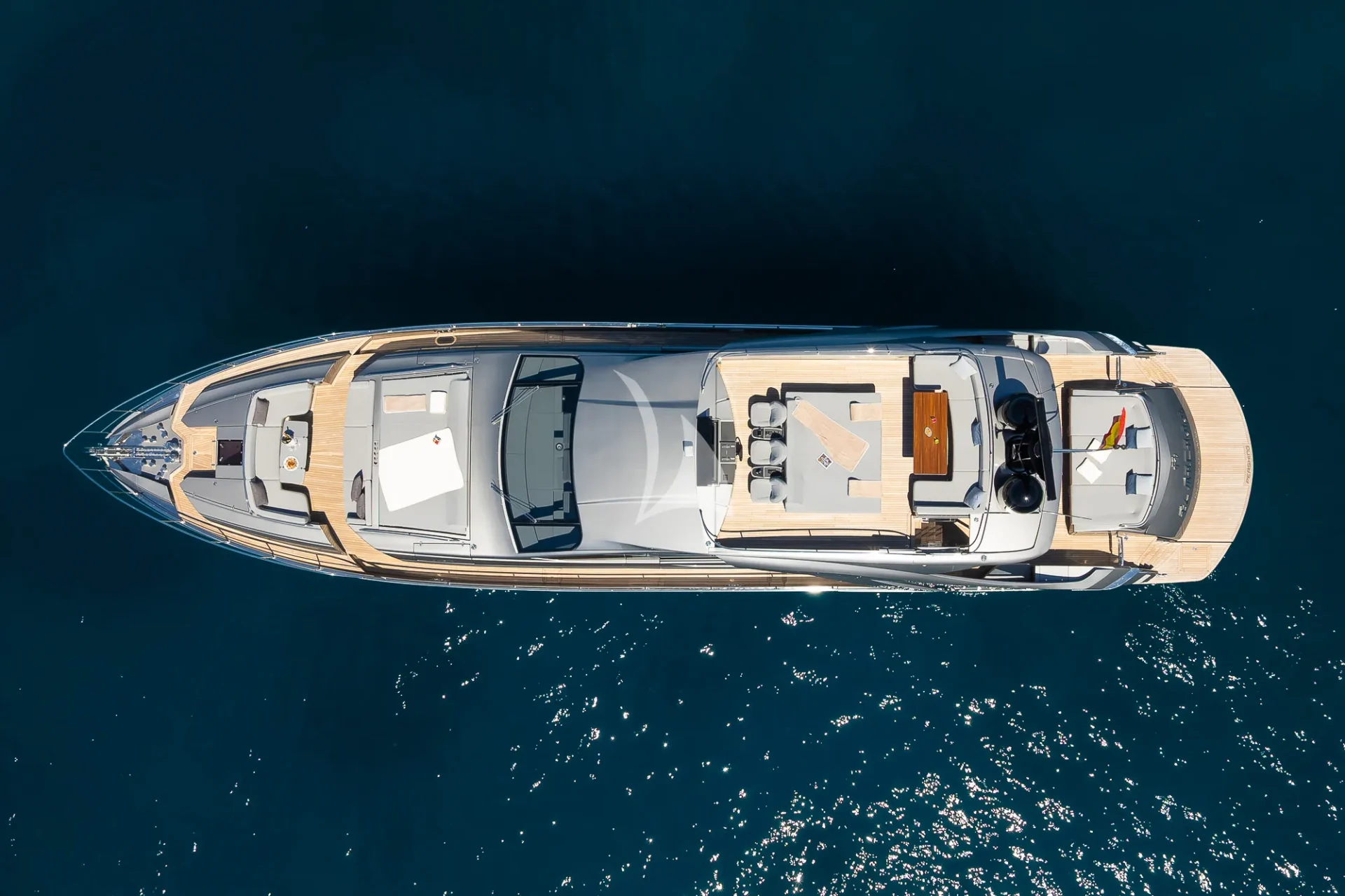 EL MACANN Charter Yacht