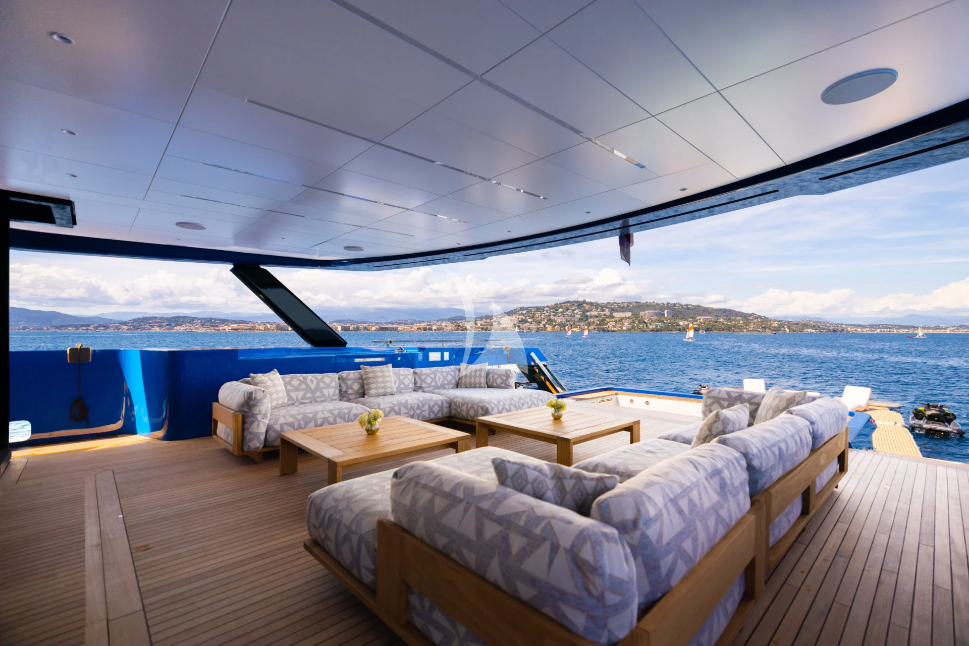 SUI GENERIS Charter Yacht