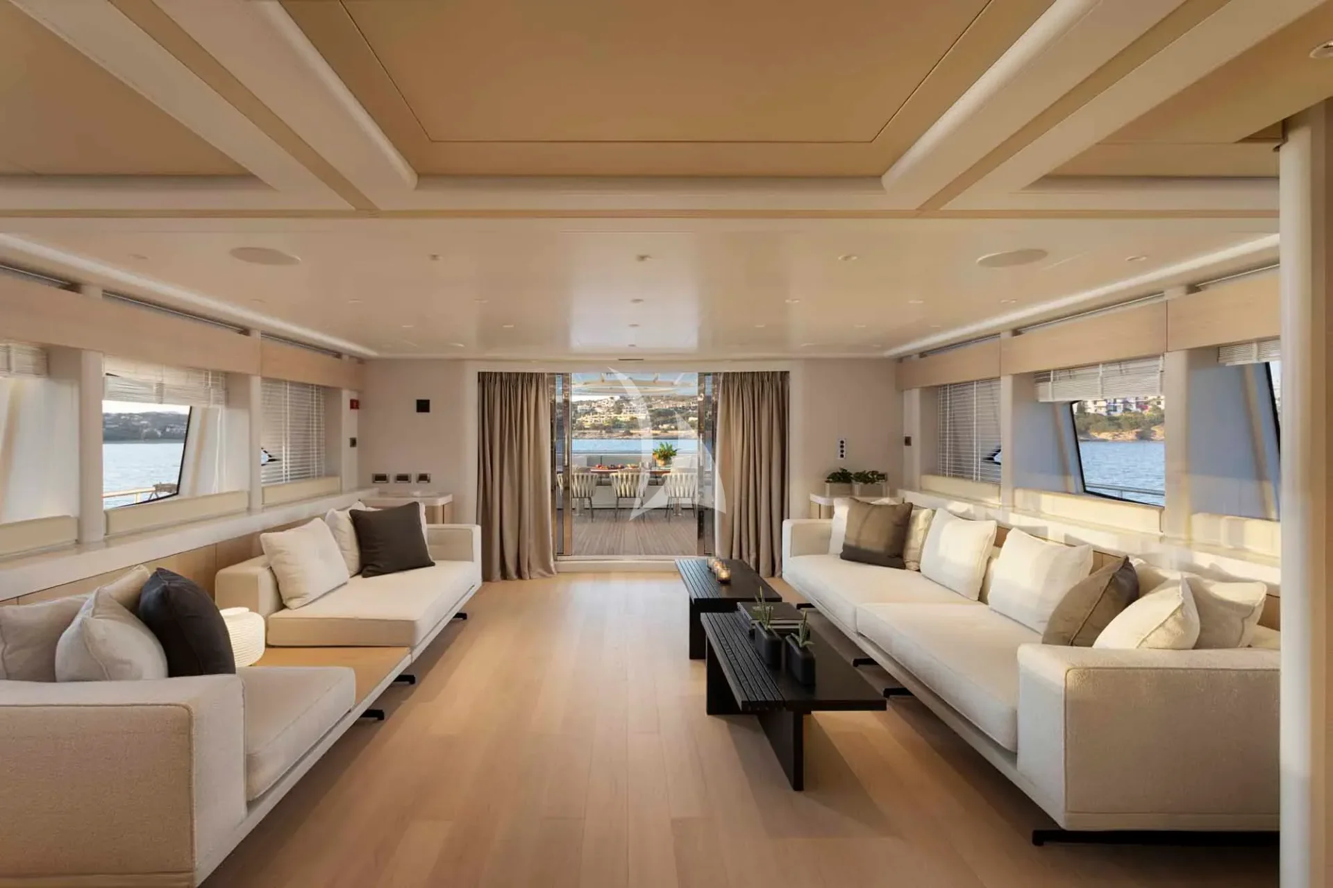 PARADISE Charter Yacht