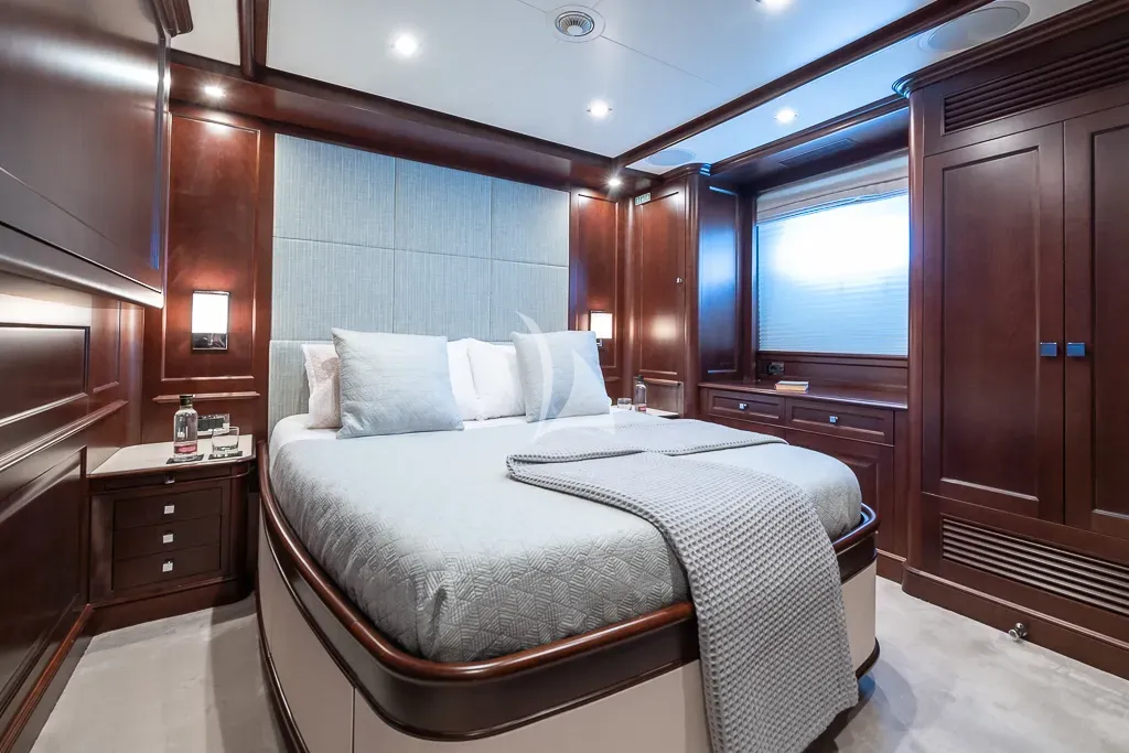 ELENA NUEVE Charter Yacht