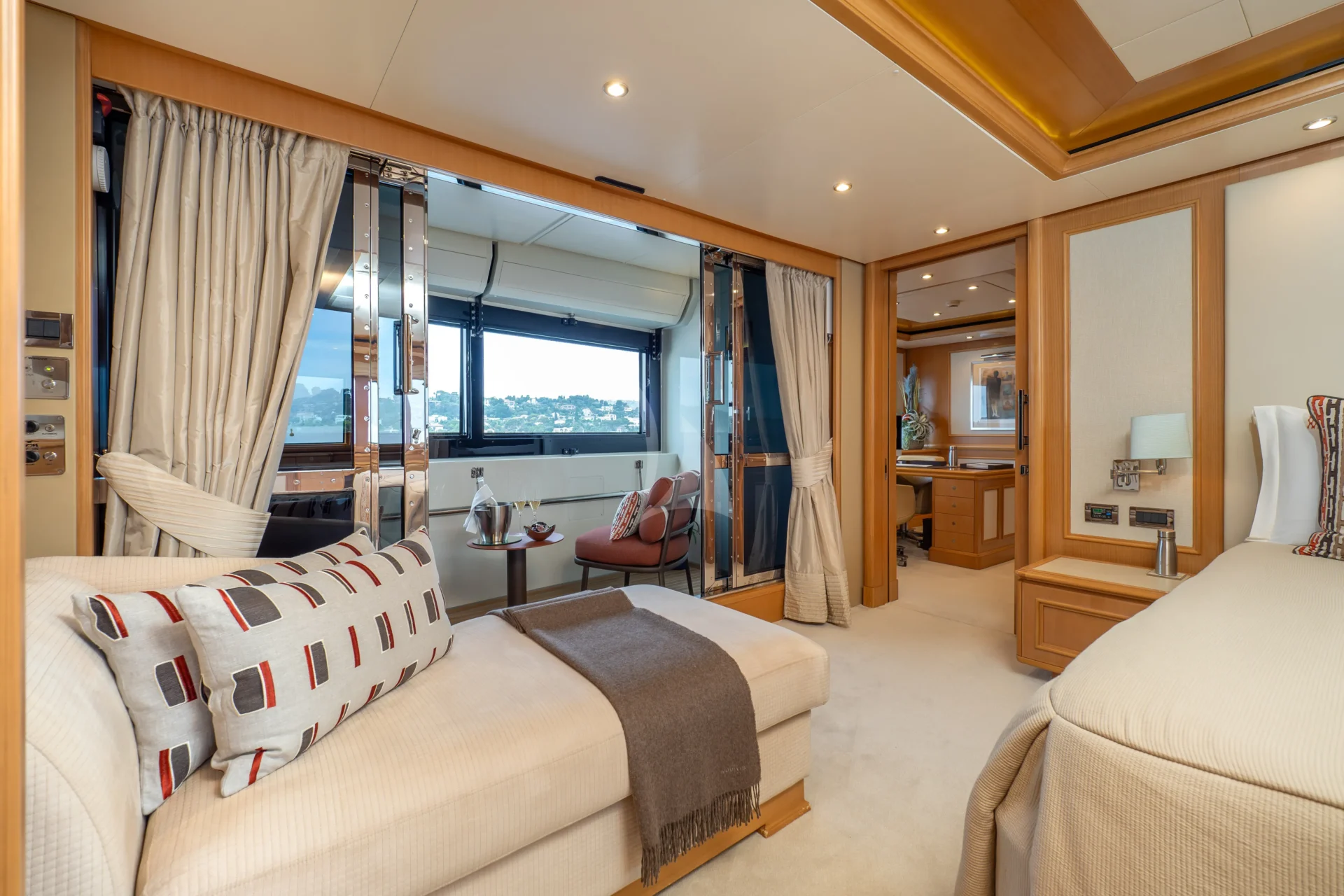 HANA Charter Yacht