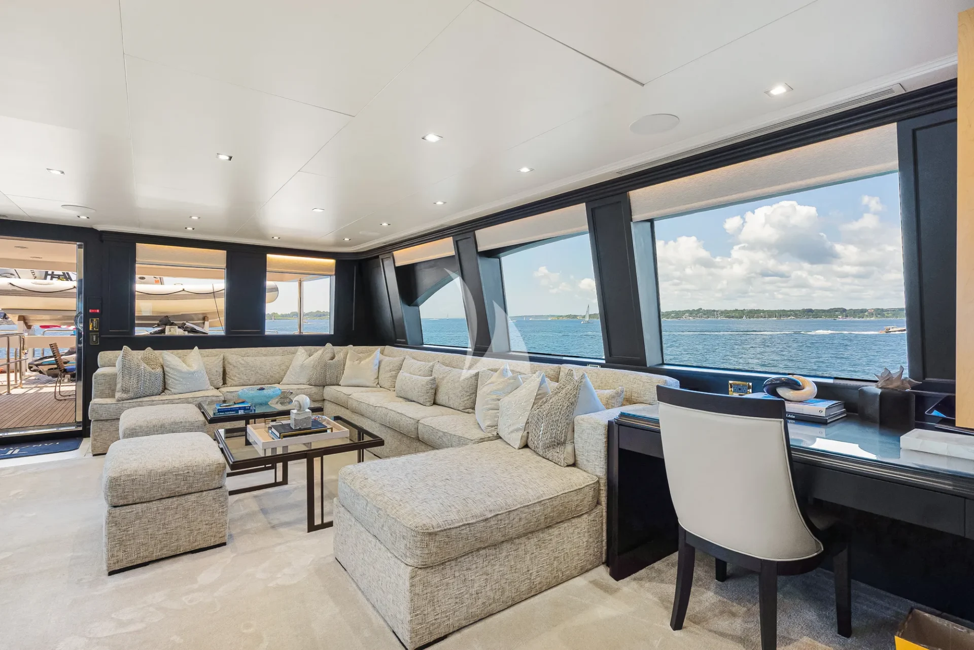 TANZANITE Charter Yacht