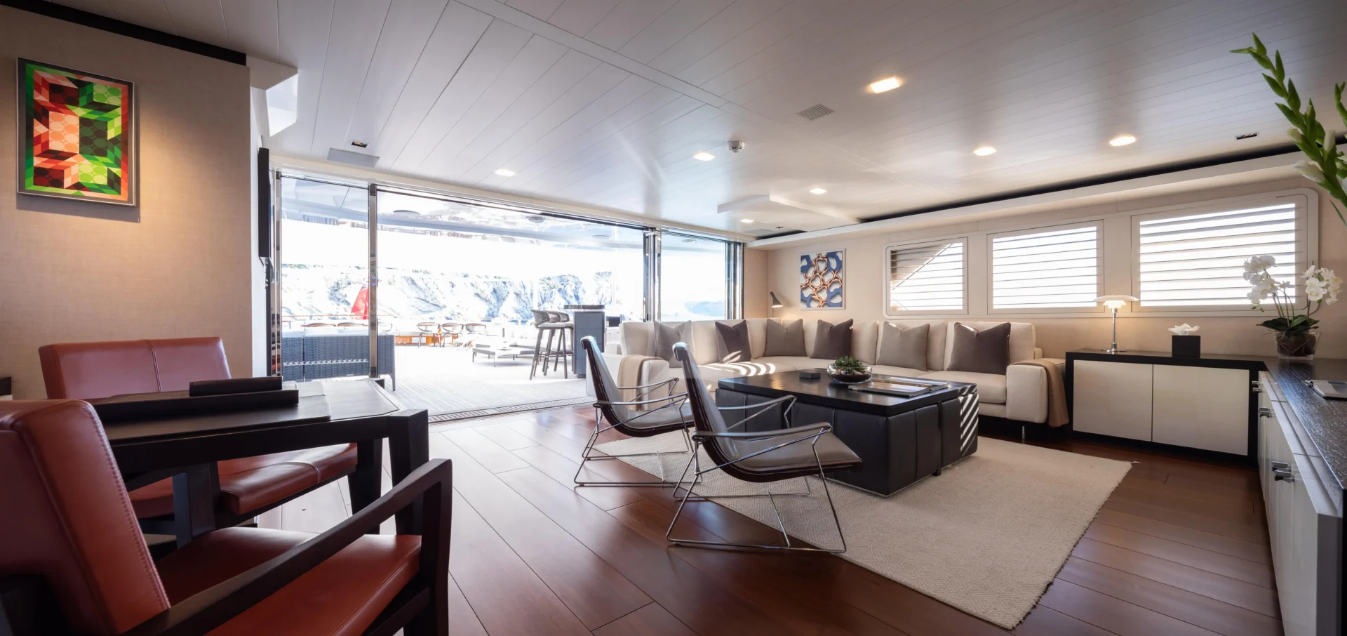 MIRAGE Charter Yacht