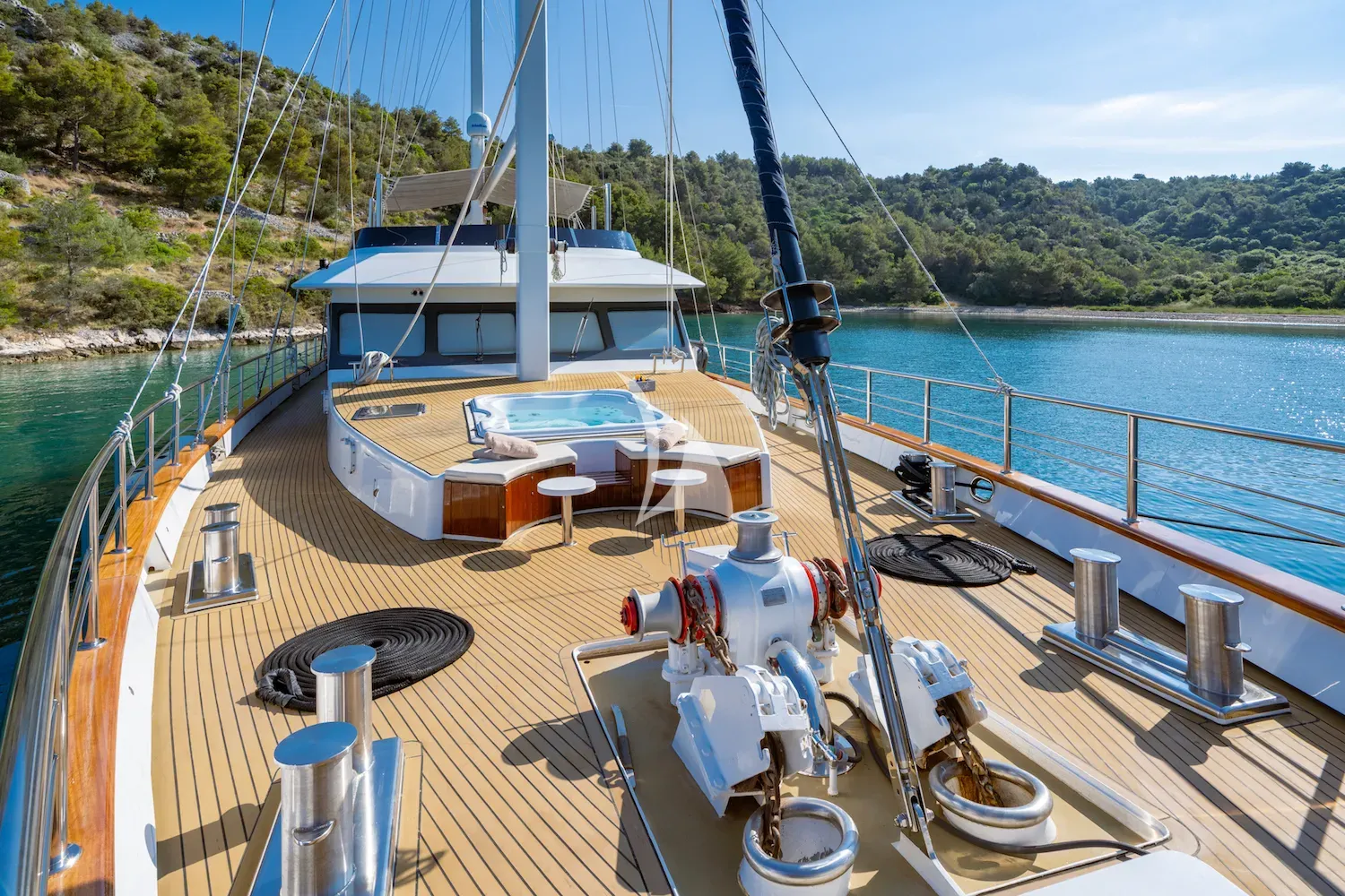 NAVILUX Charter Yacht