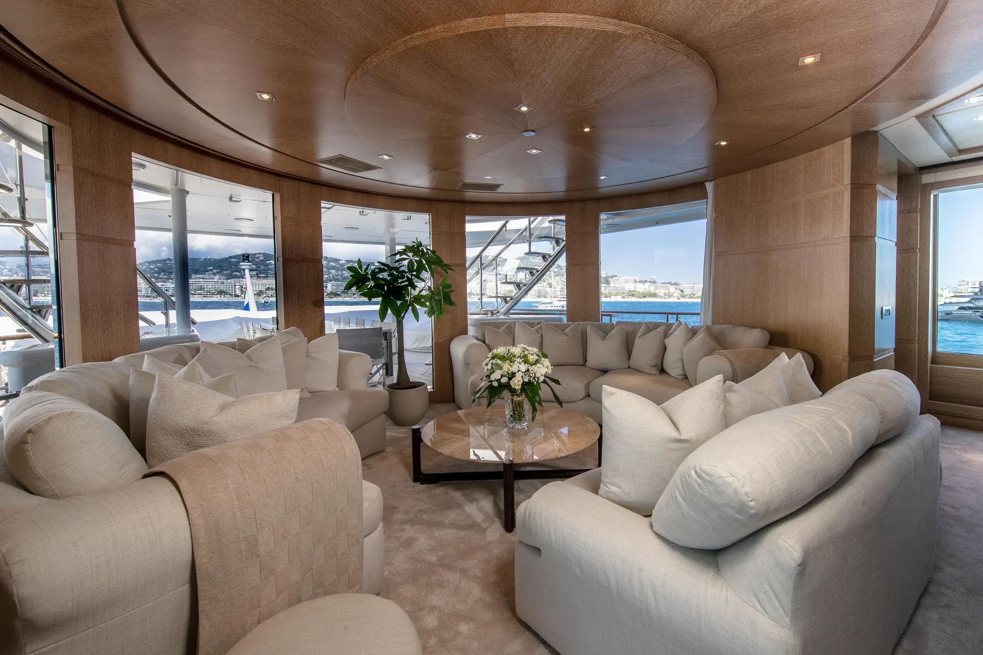 FRIENDSHIP Charter Yacht