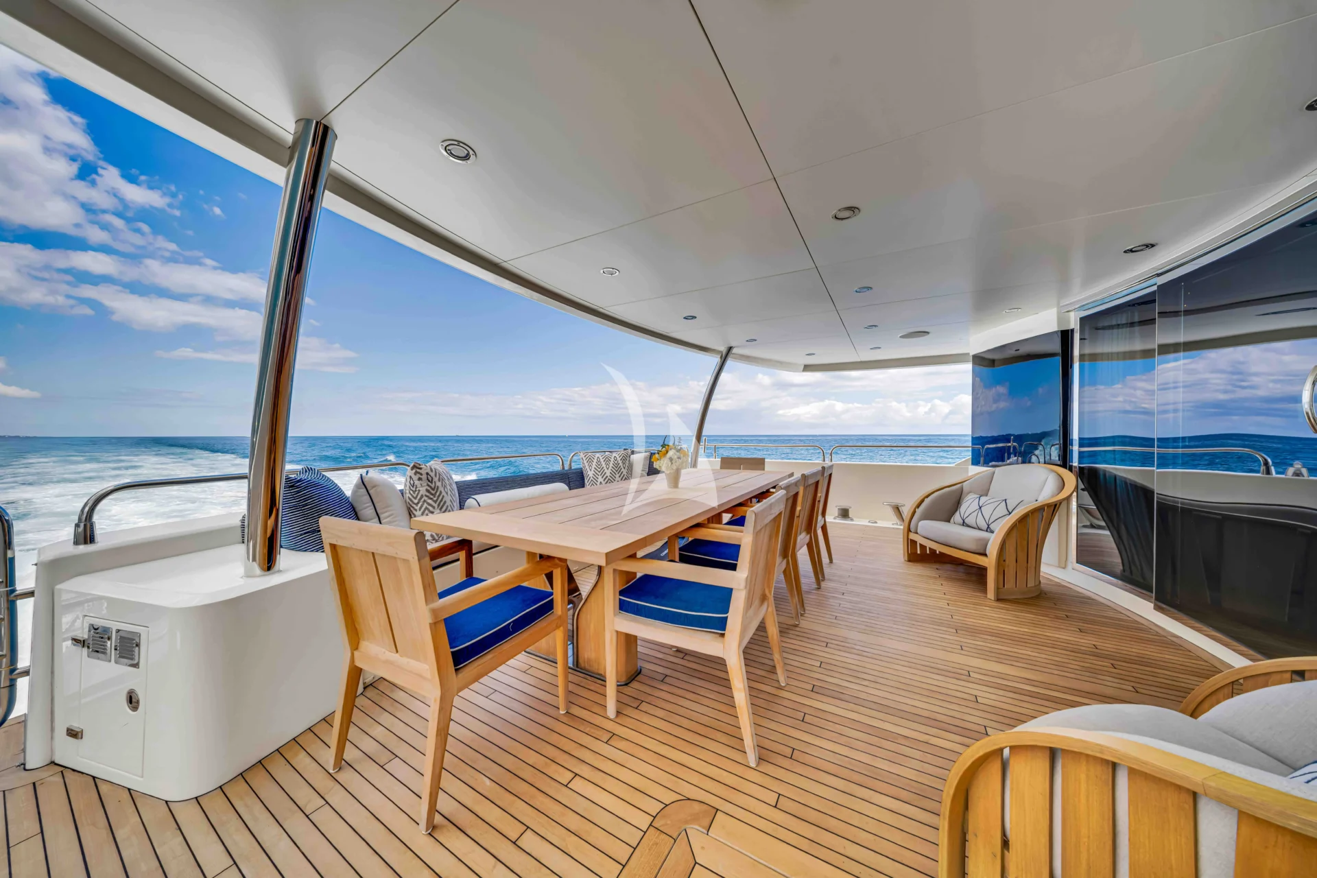 NATURAL 9 Charter Yacht