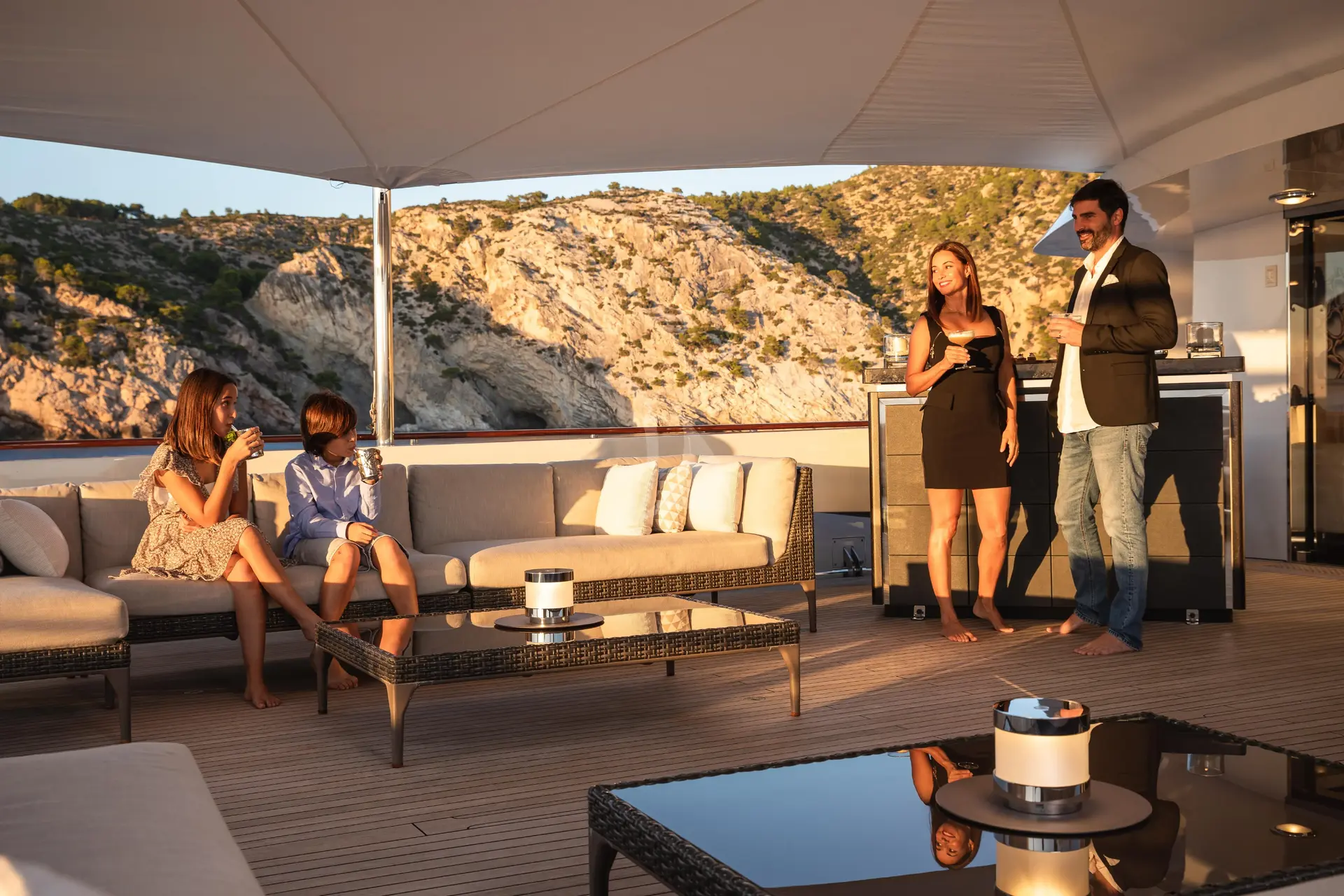 MIRAGE Charter Yacht
