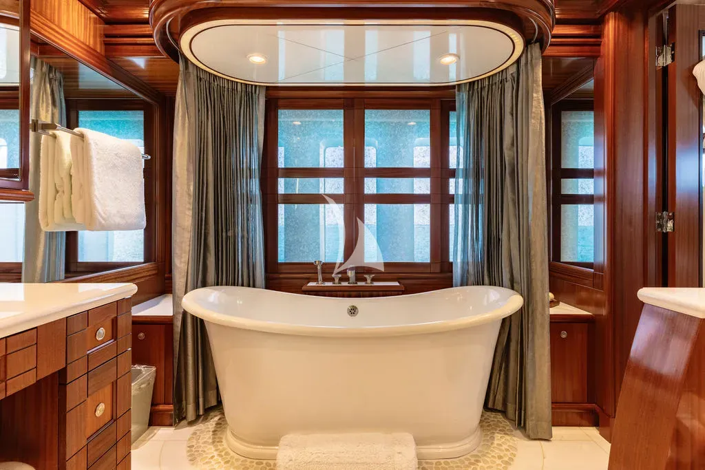 OCEAN CLUB Charter Yacht