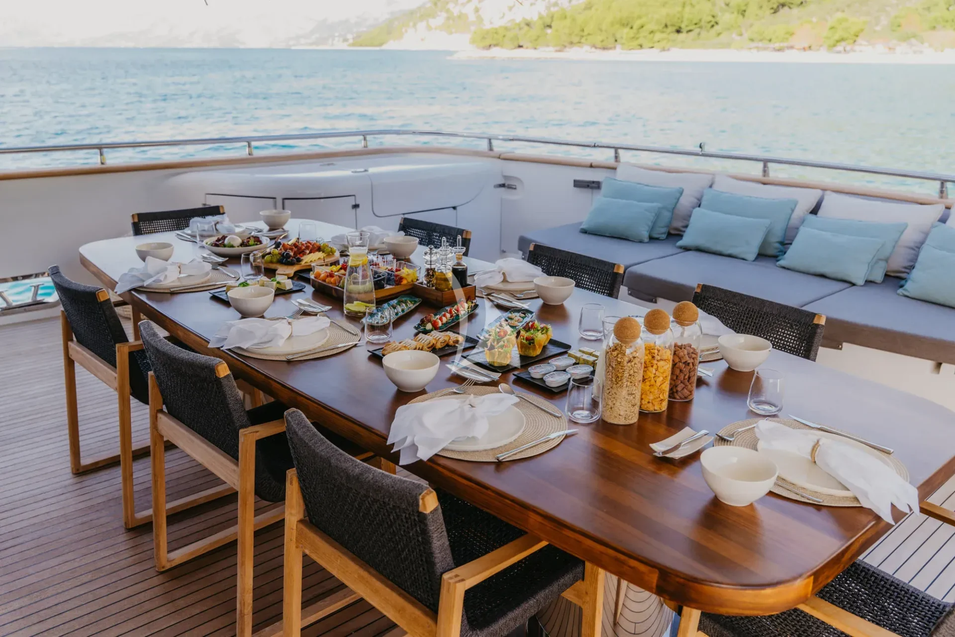 Cynthia Charter Yacht