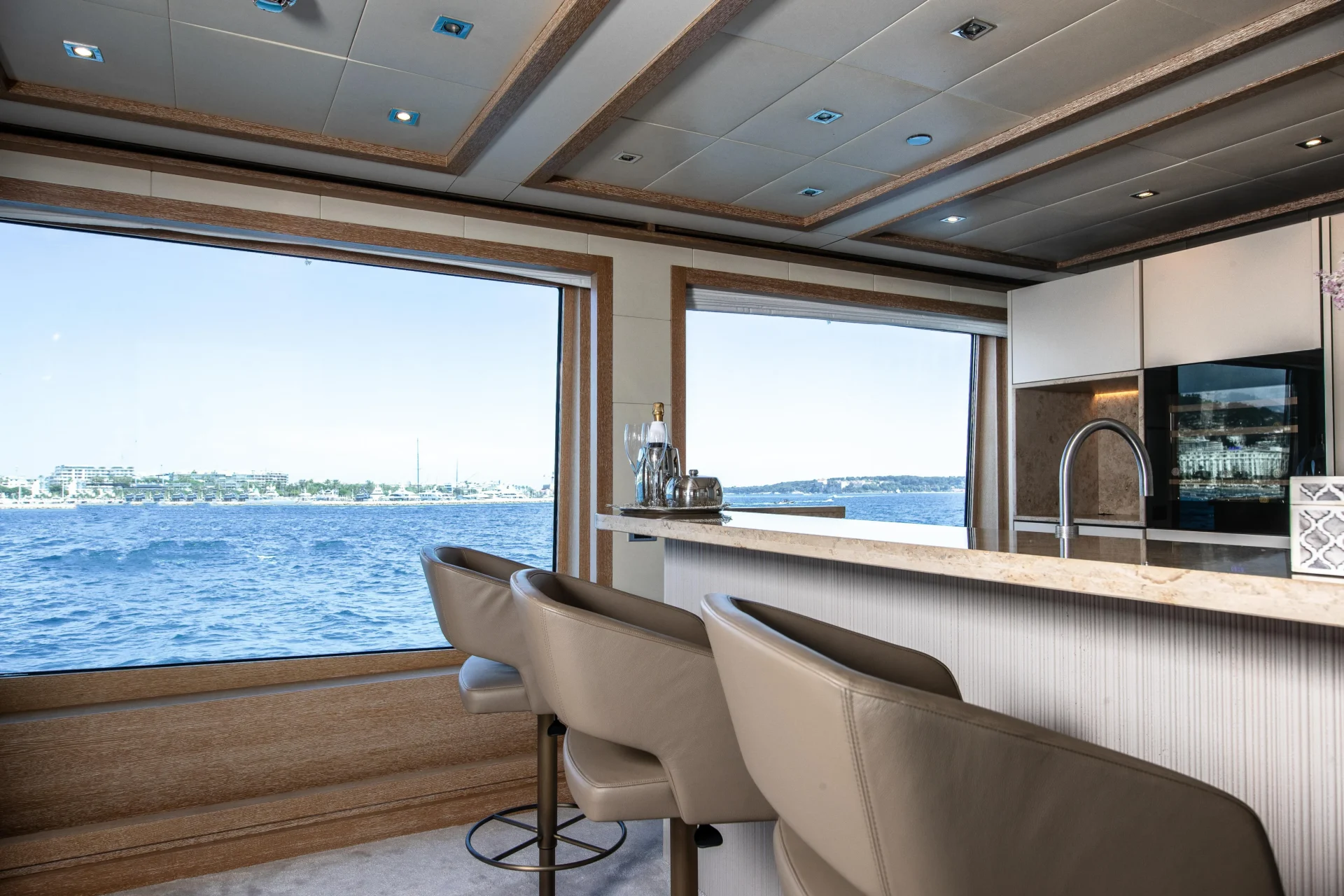 FRIENDSHIP Charter Yacht