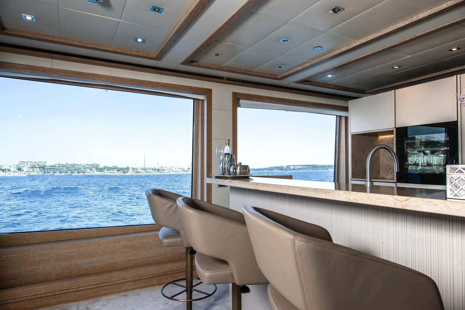 FRIENDSHIP Charter Yacht