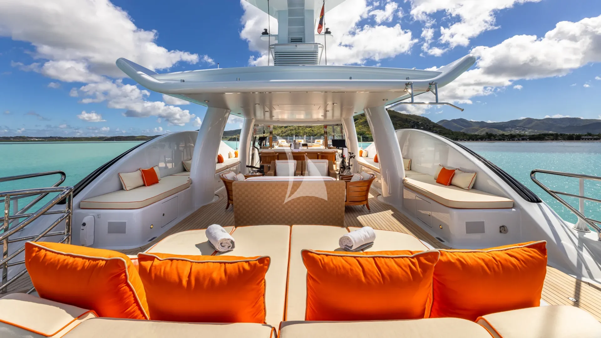 DEEP BLUE Charter Yacht
