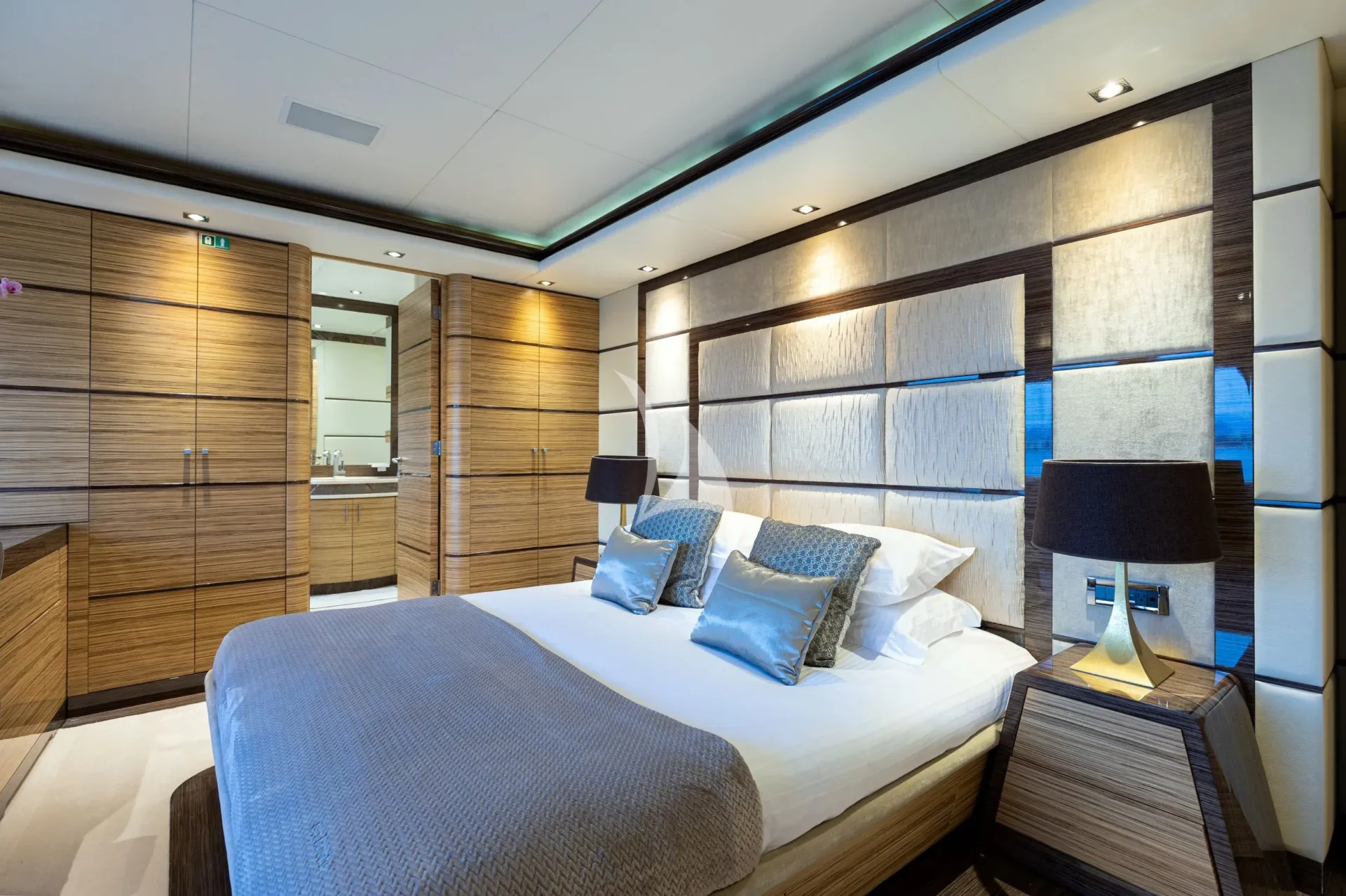 I SEA Charter Yacht