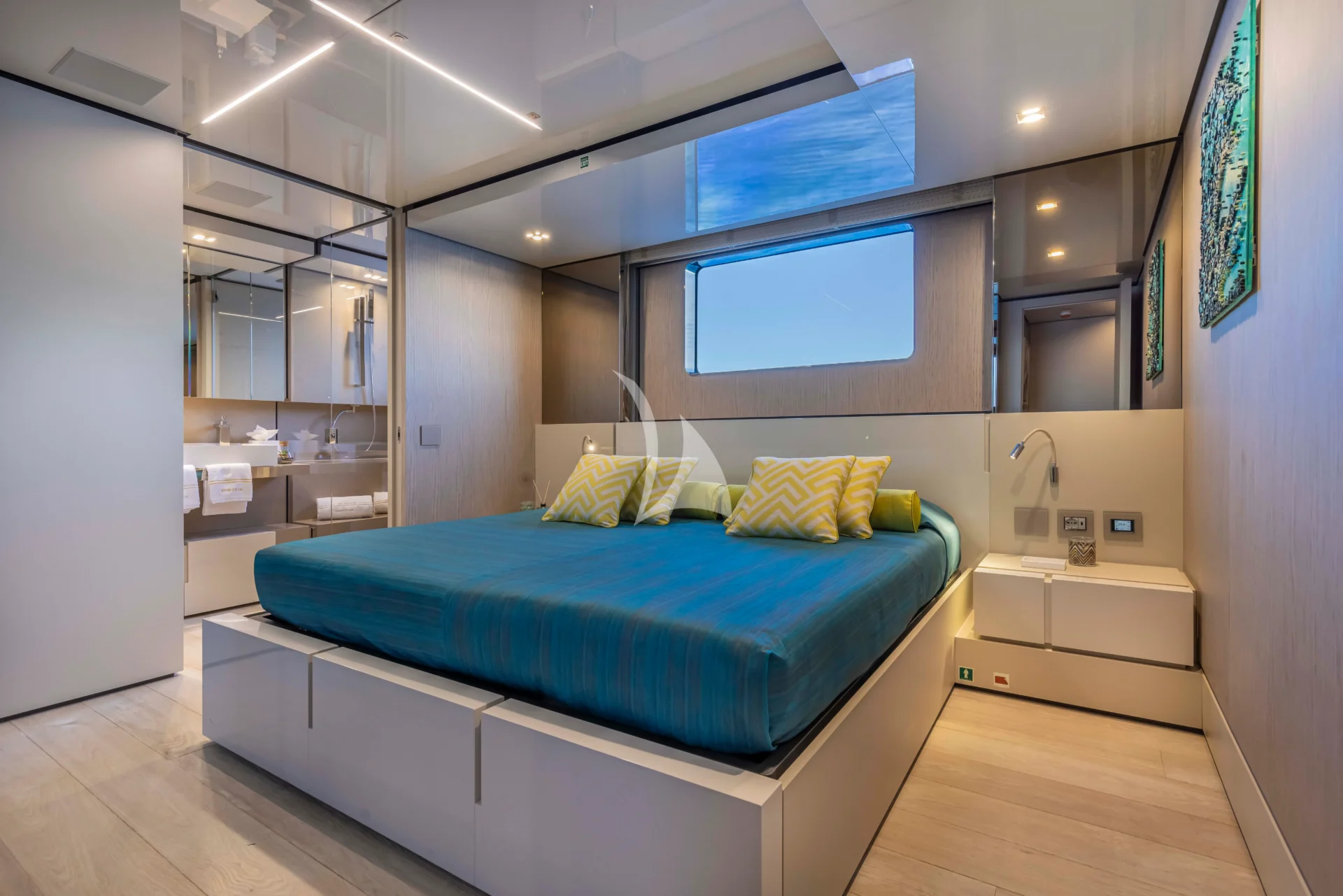 EMOCEAN Charter Yacht