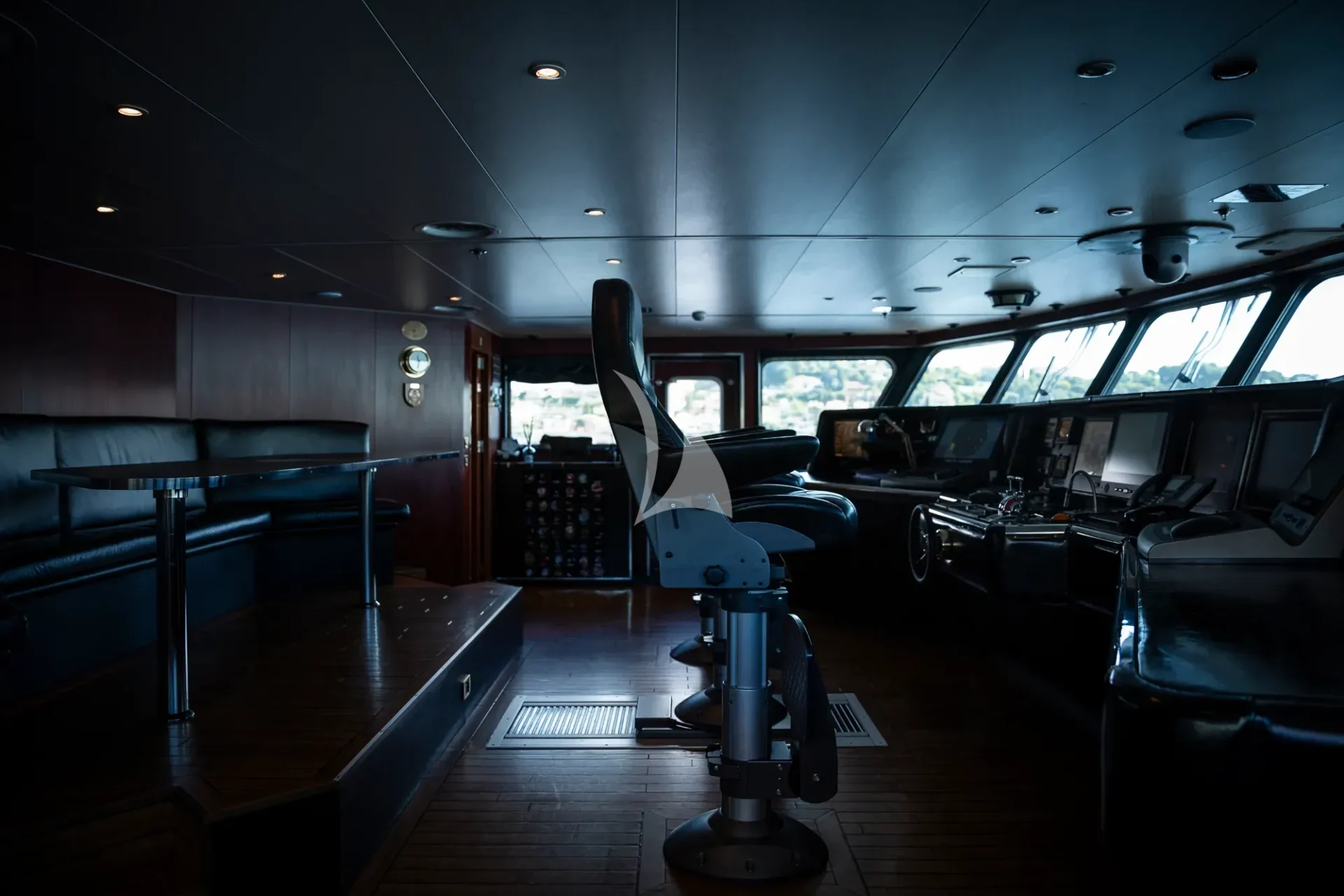 FORCE BLUE Charter Yacht