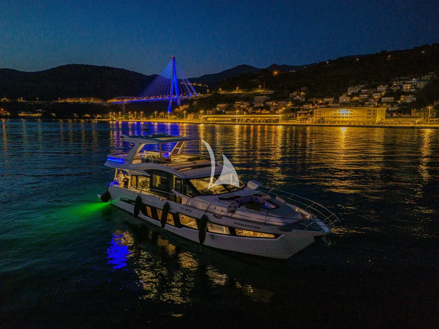 PARADISE Charter Yacht