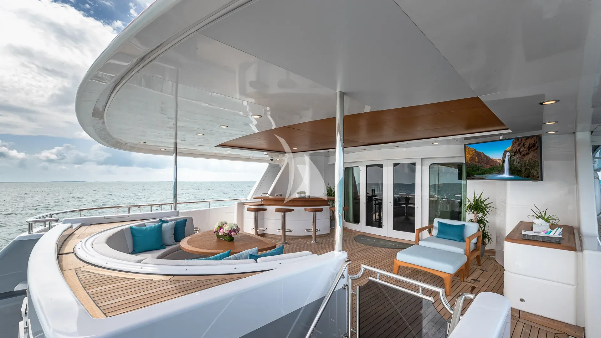REVERIE Charter Yacht