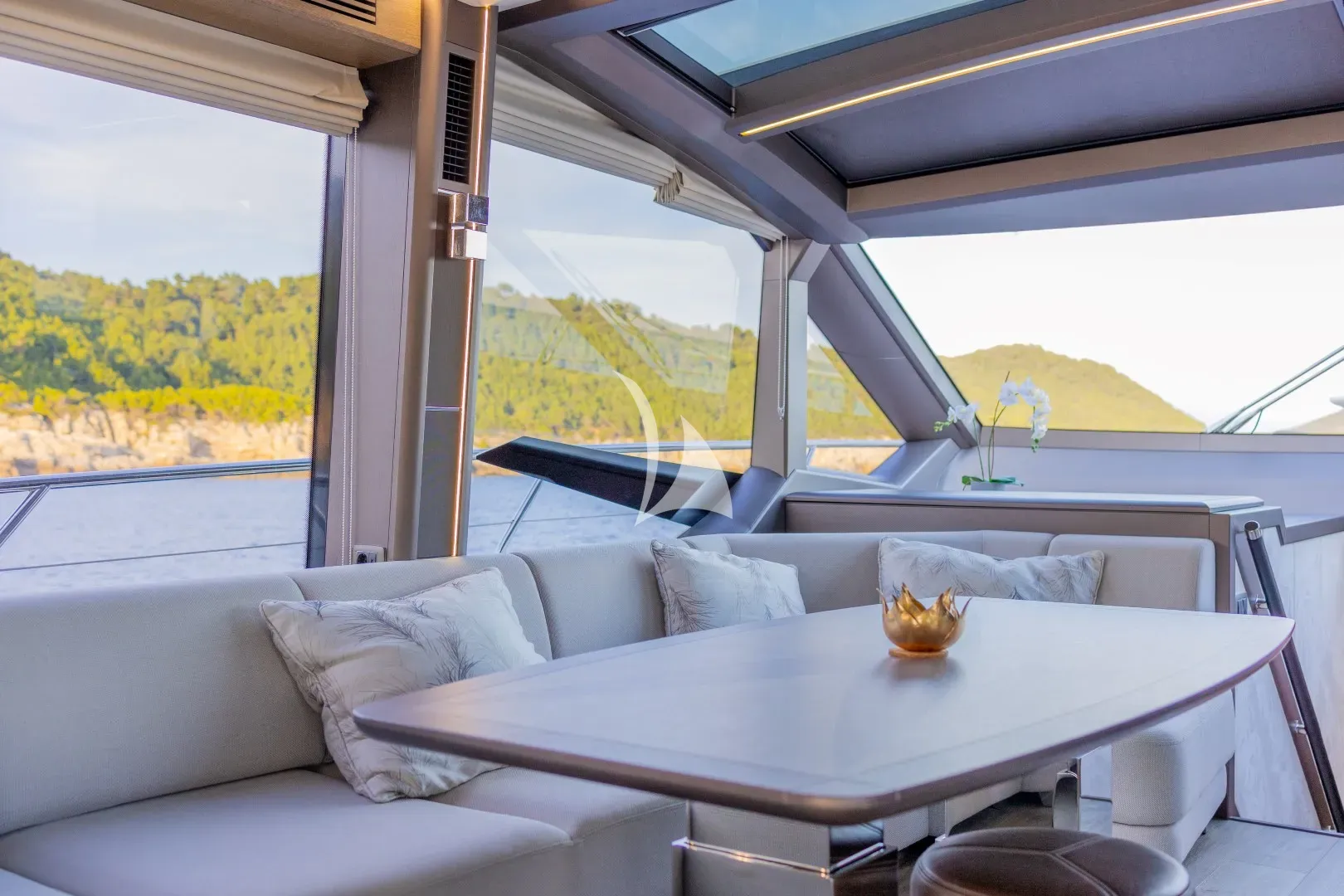 PARADISE Charter Yacht