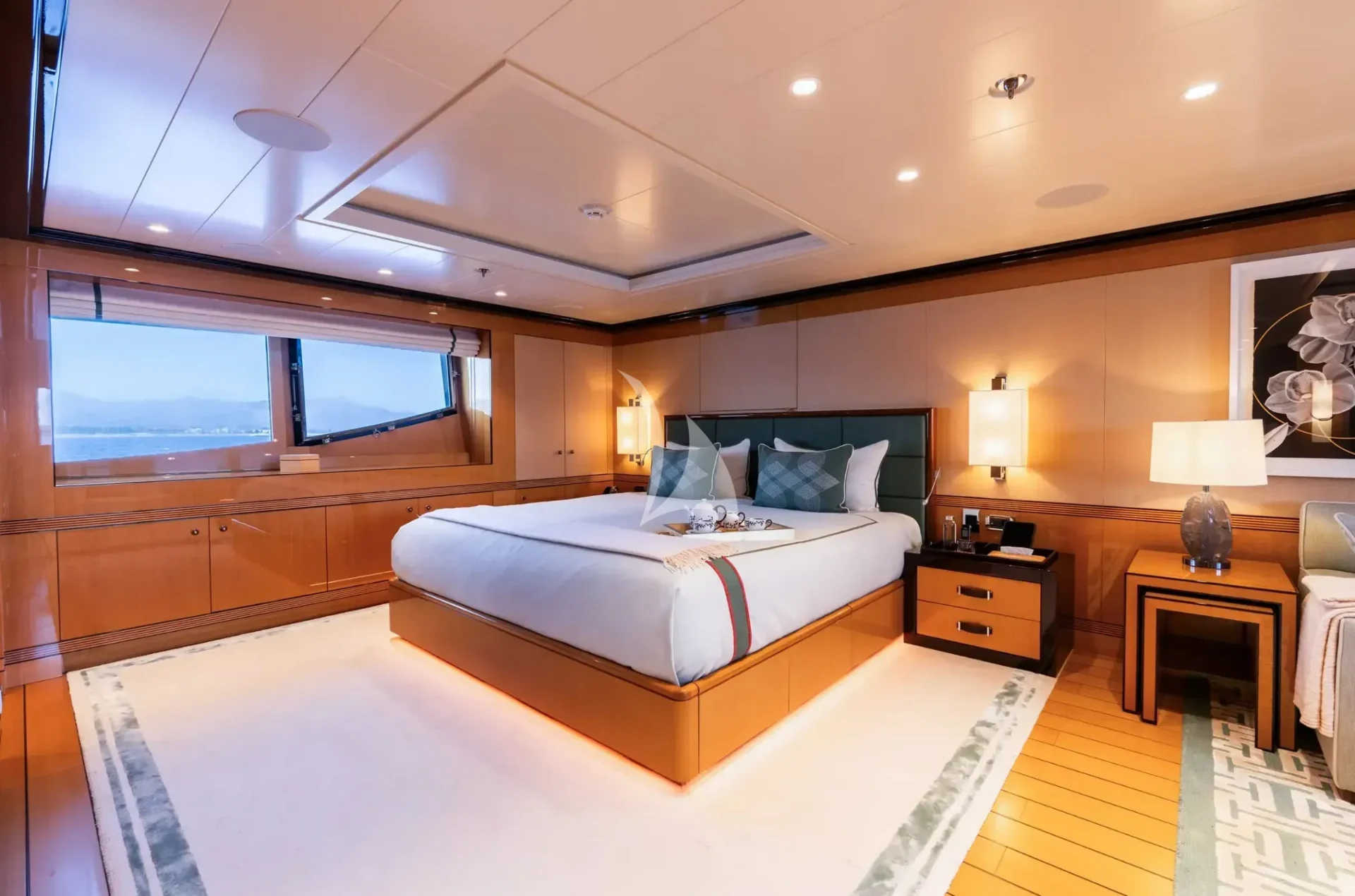 DEEP BLUE Charter Yacht