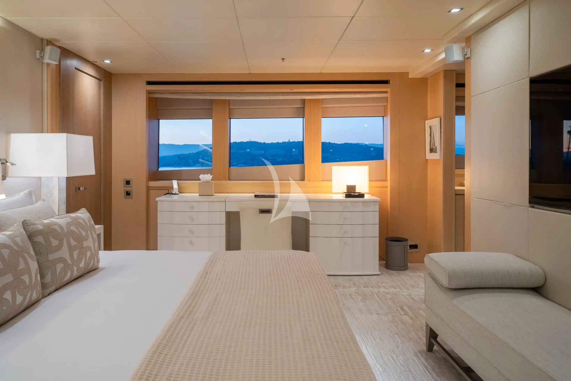 ARADOS Charter Yacht