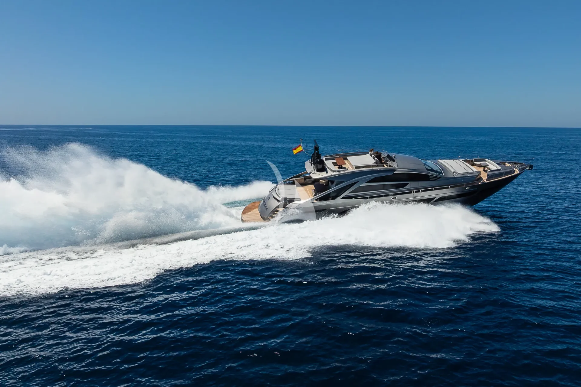 EL MACANN Charter Yacht