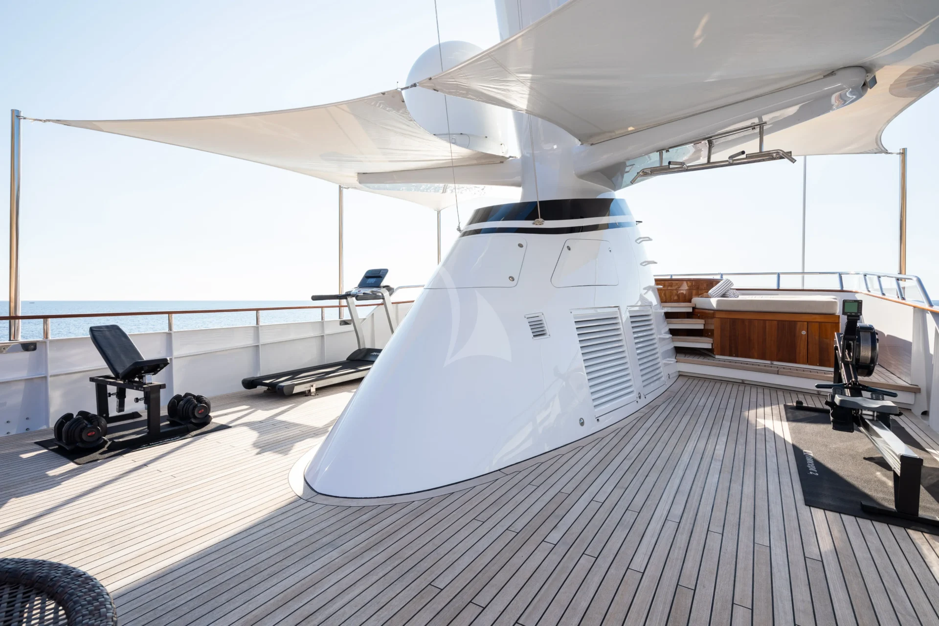 MIRAGE Charter Yacht