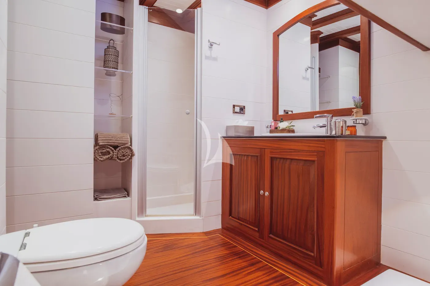 HIC SALTA Charter Yacht