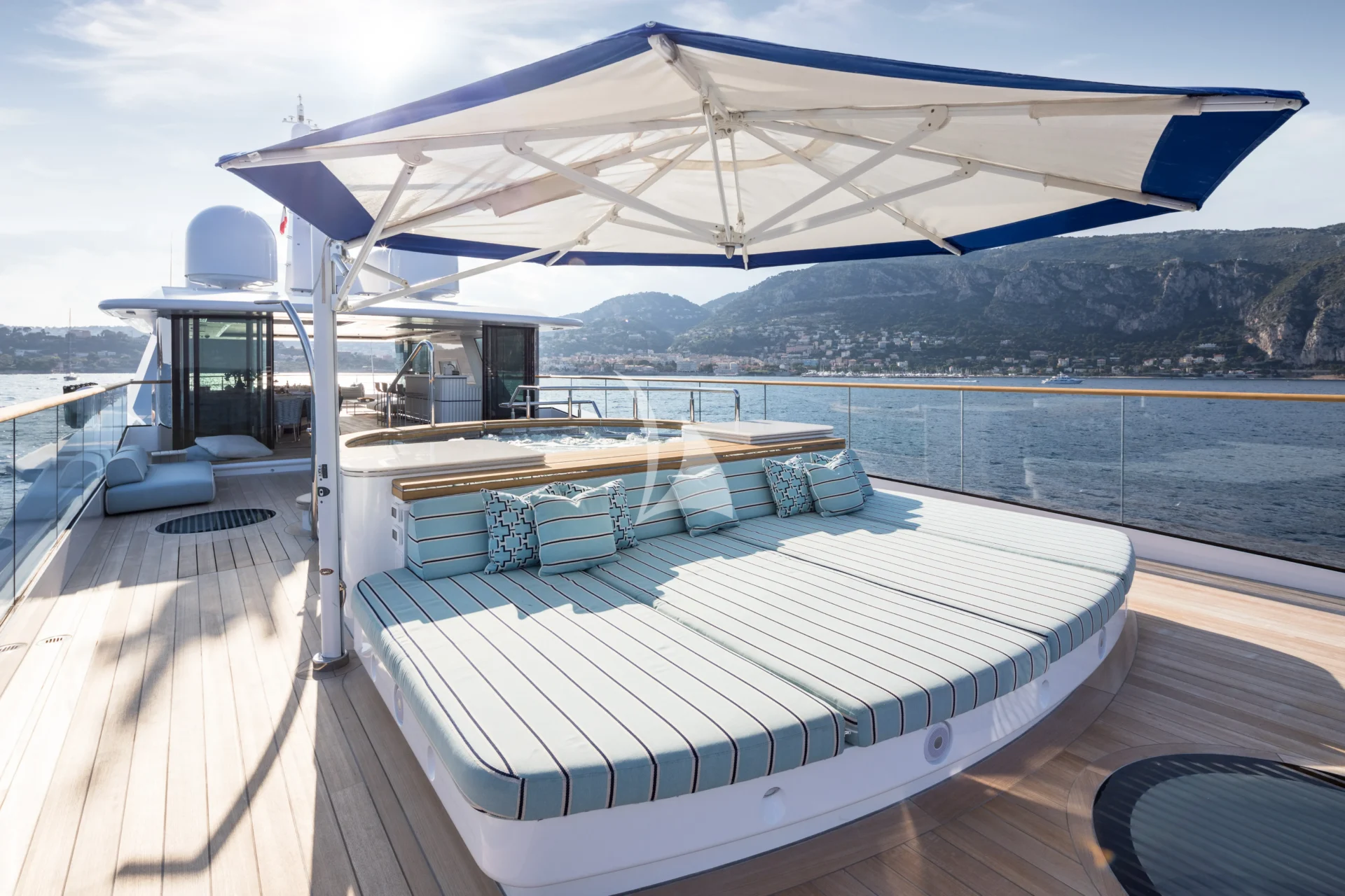 CORAL OCEAN Charter Yacht